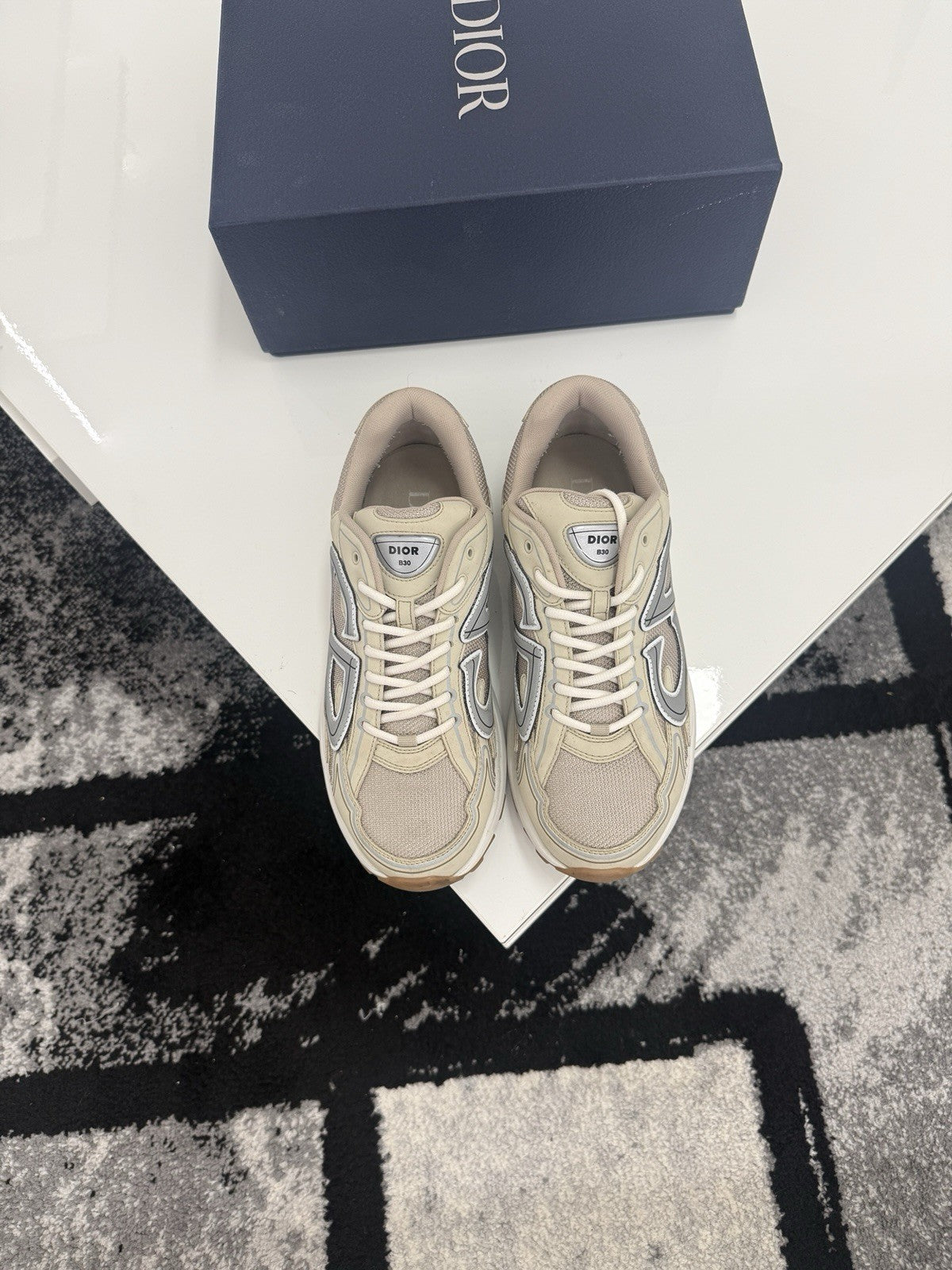 Dior B30 UK9 (EU43)