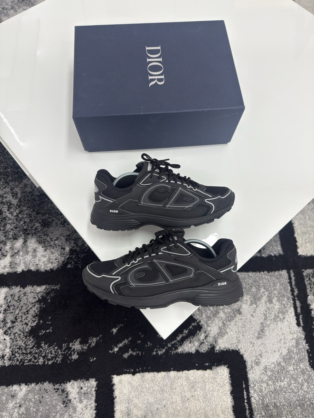 Dior B30 UK9 (EU43)