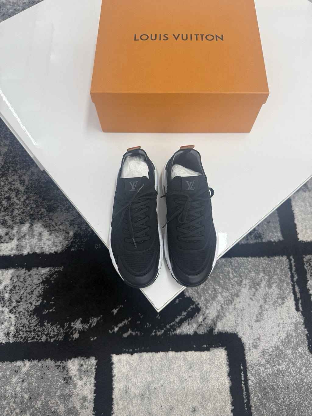 Louis Vuitton Tatic LV7