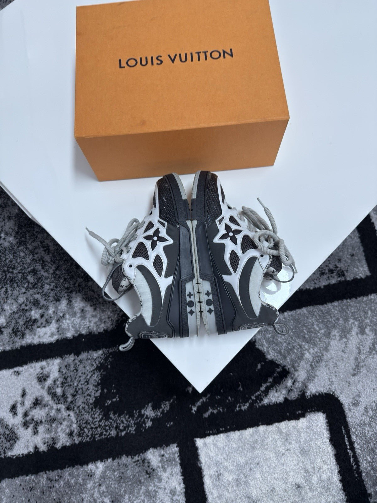 Louis Vuitton Skates LV8