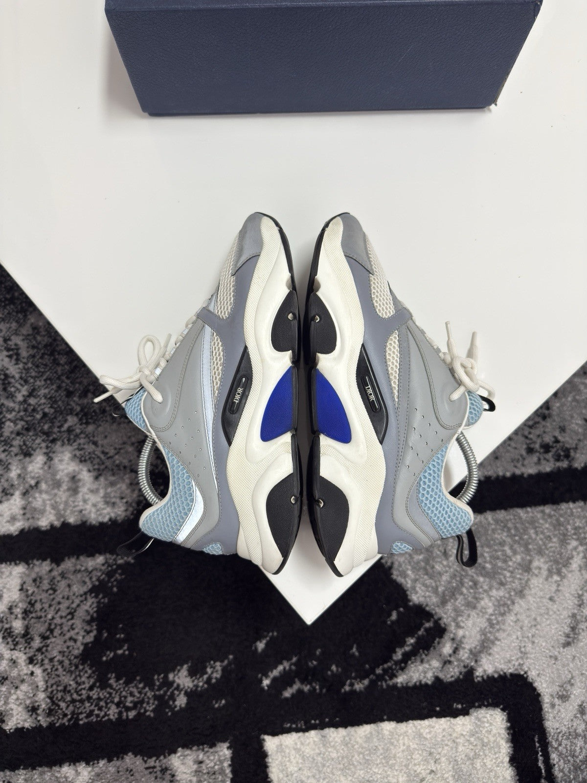 Dior B22 UK8 (EU42)