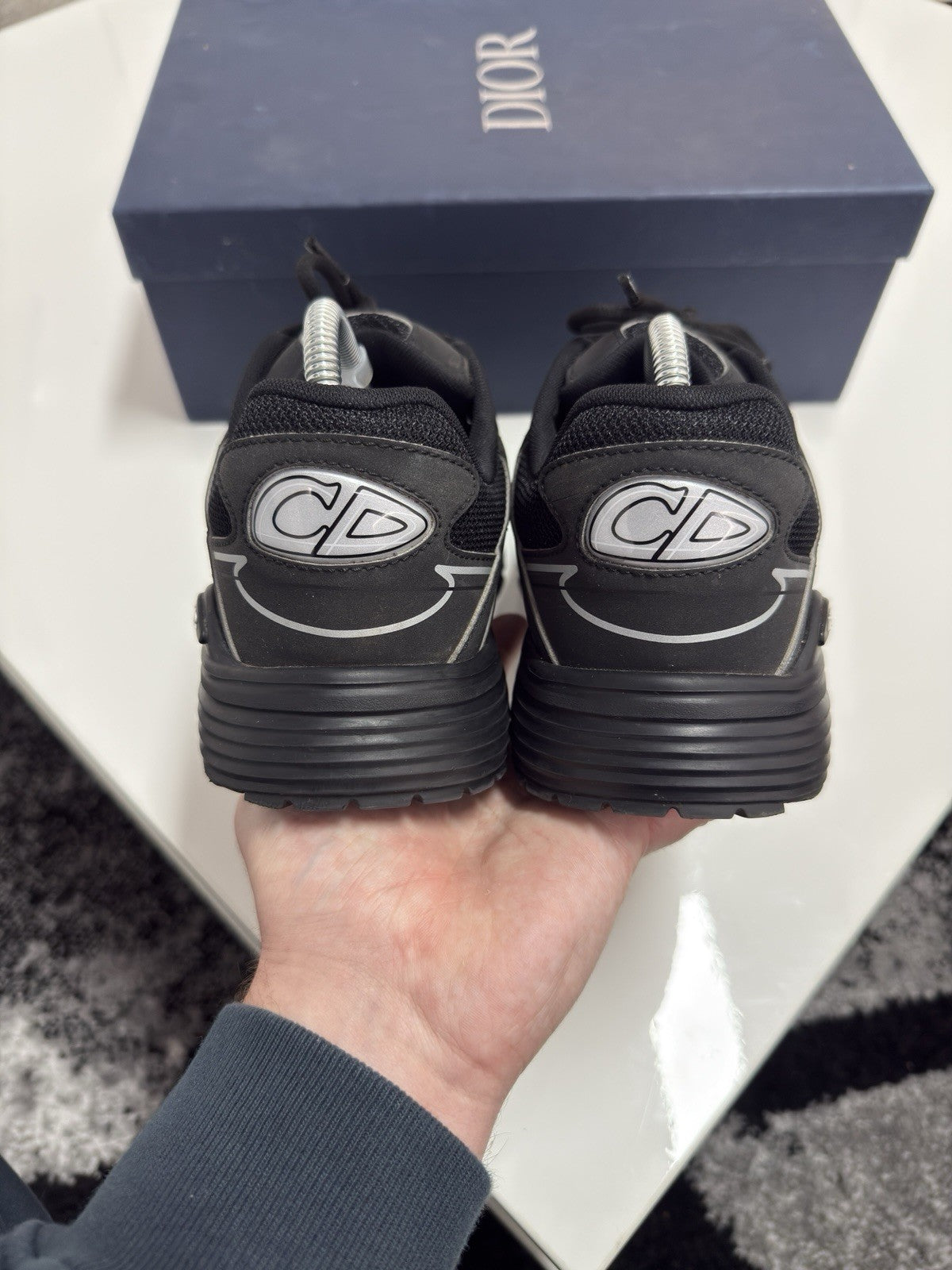 Dior B22 UK8.5 (EU42.5)