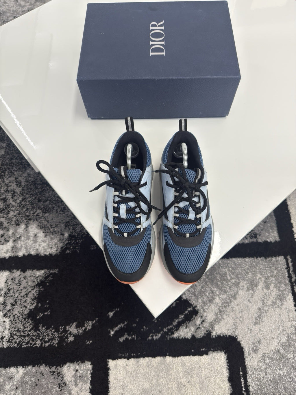 Dior B22 UK9 (EU43)
