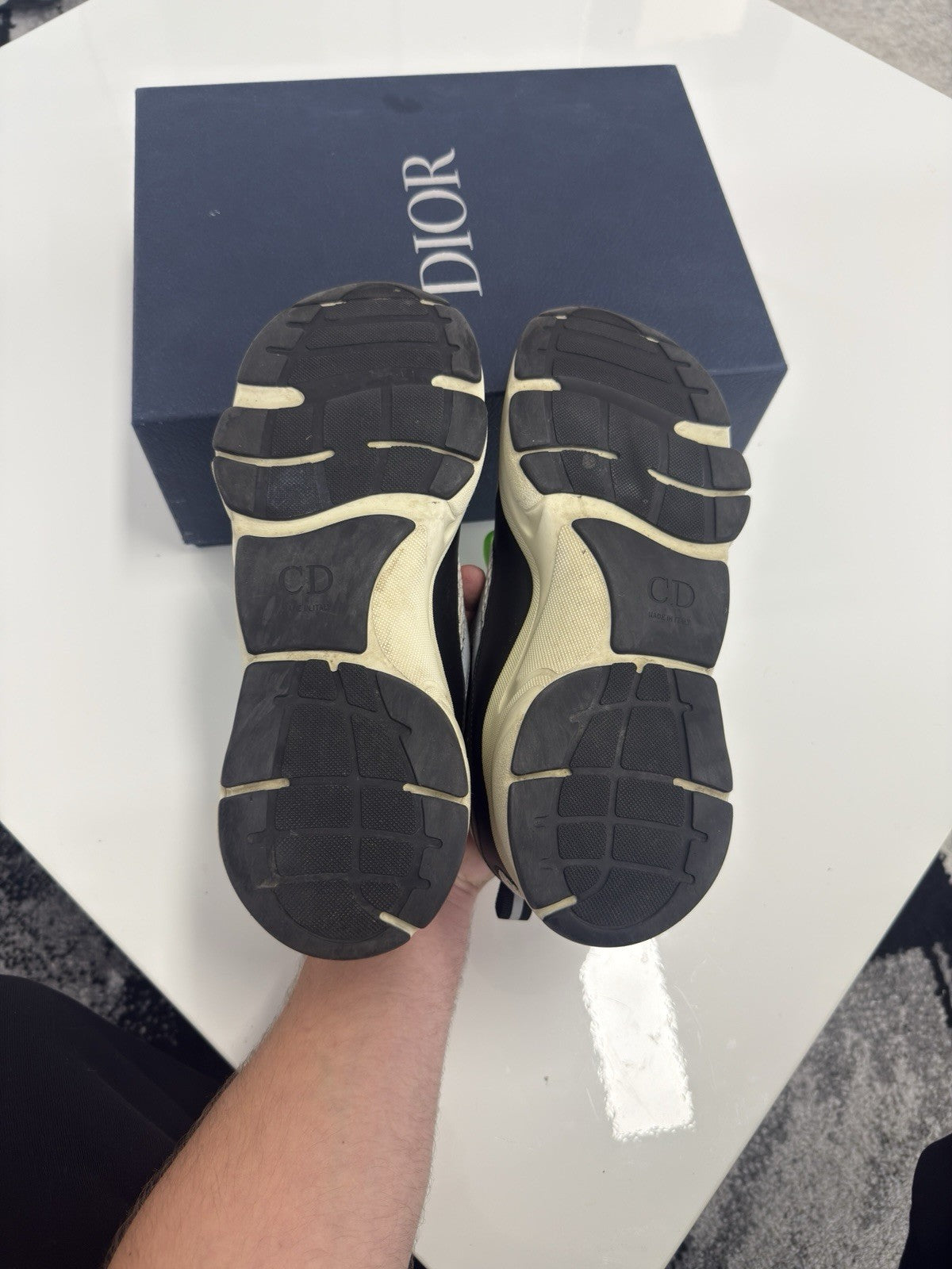 Dior B22 UK9.5 (EU43.5)