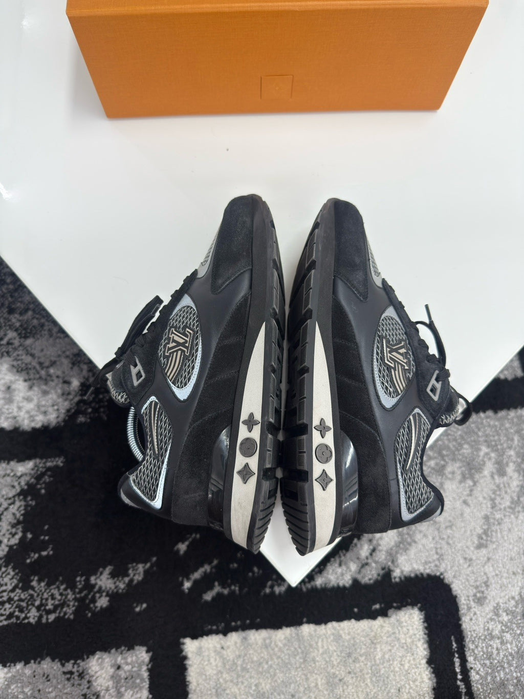 Louis Vuitton Runaways LV6