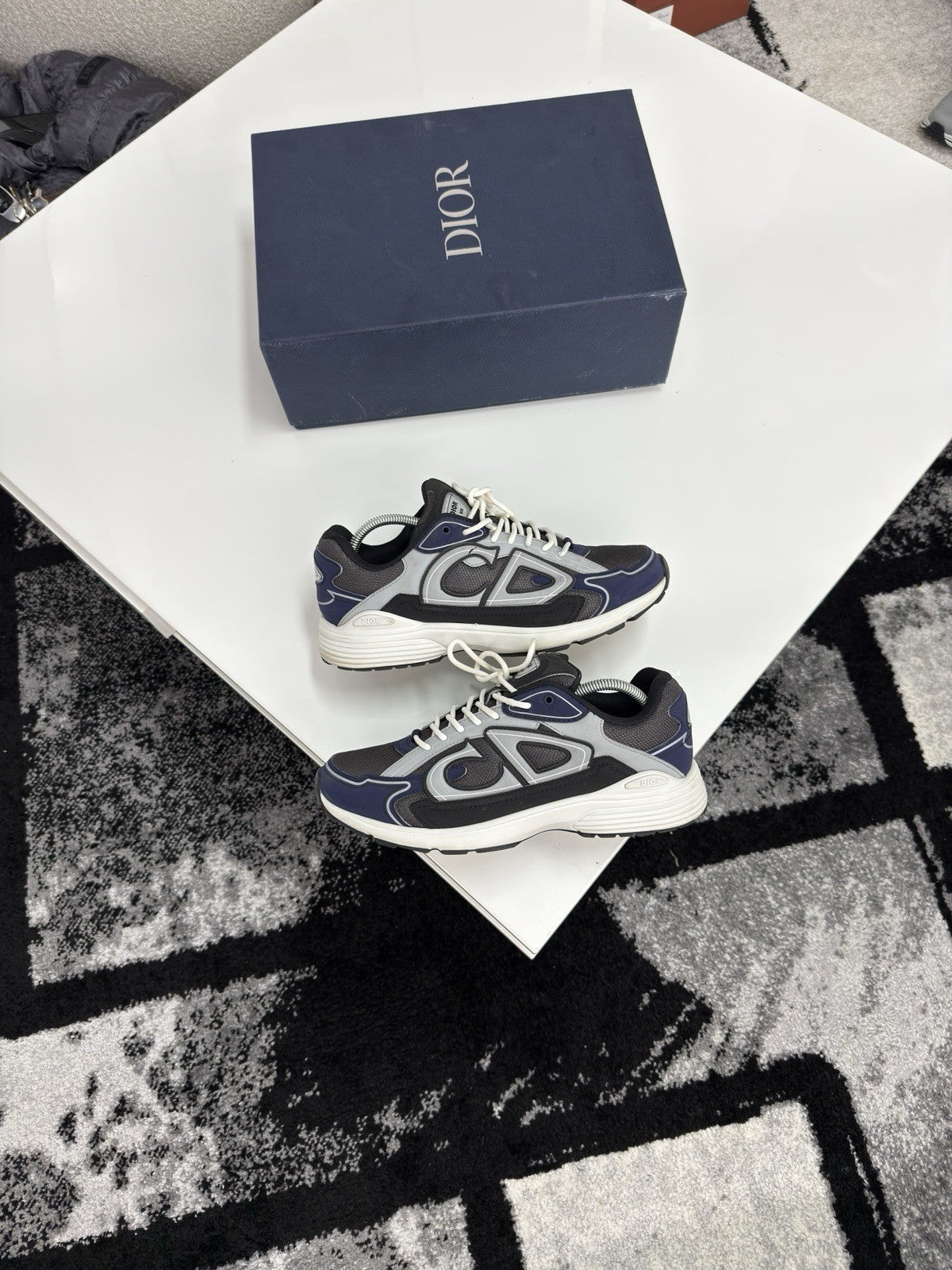 Dior B30 UK10 (EU44)