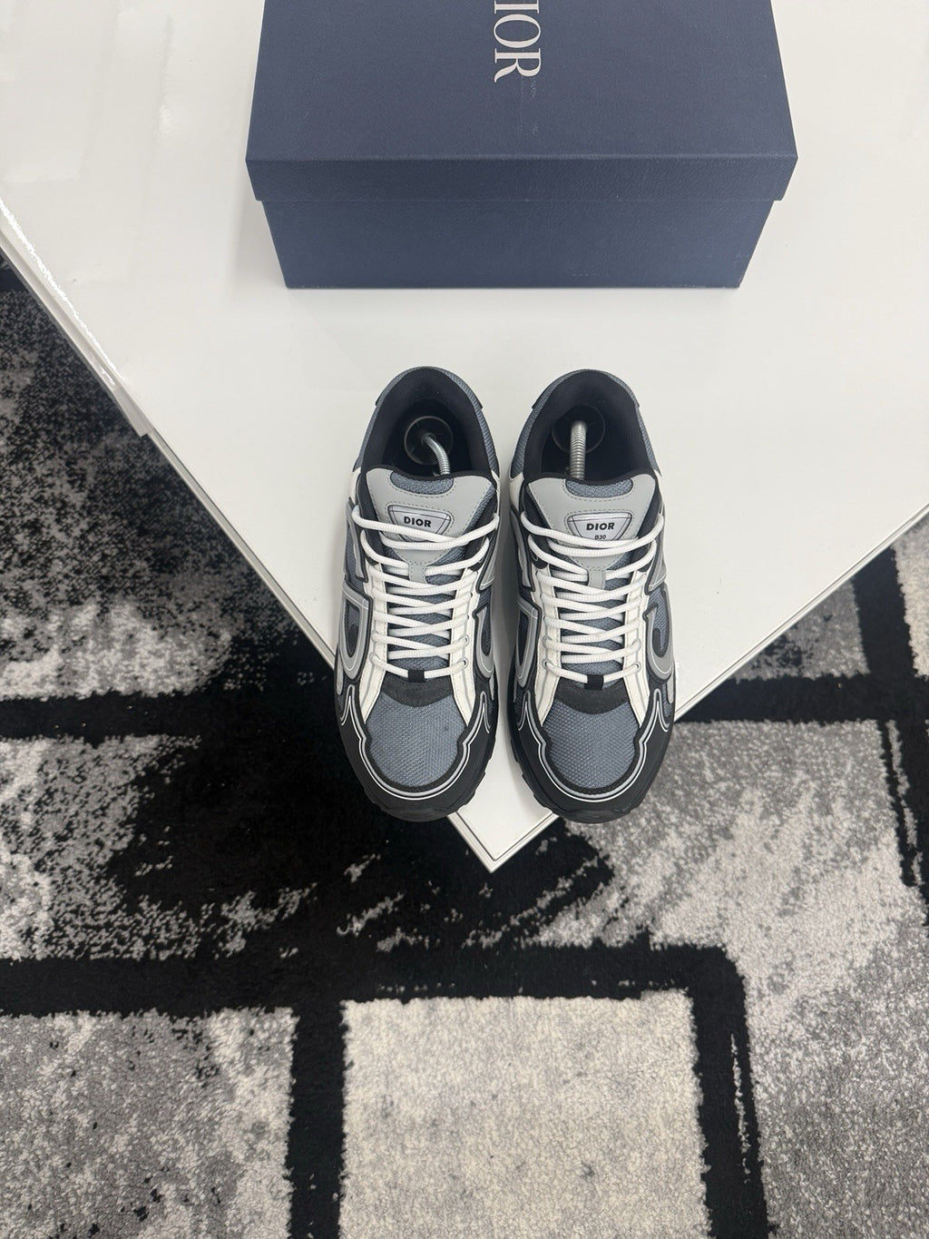 Dior B30 UK9 (EU43)