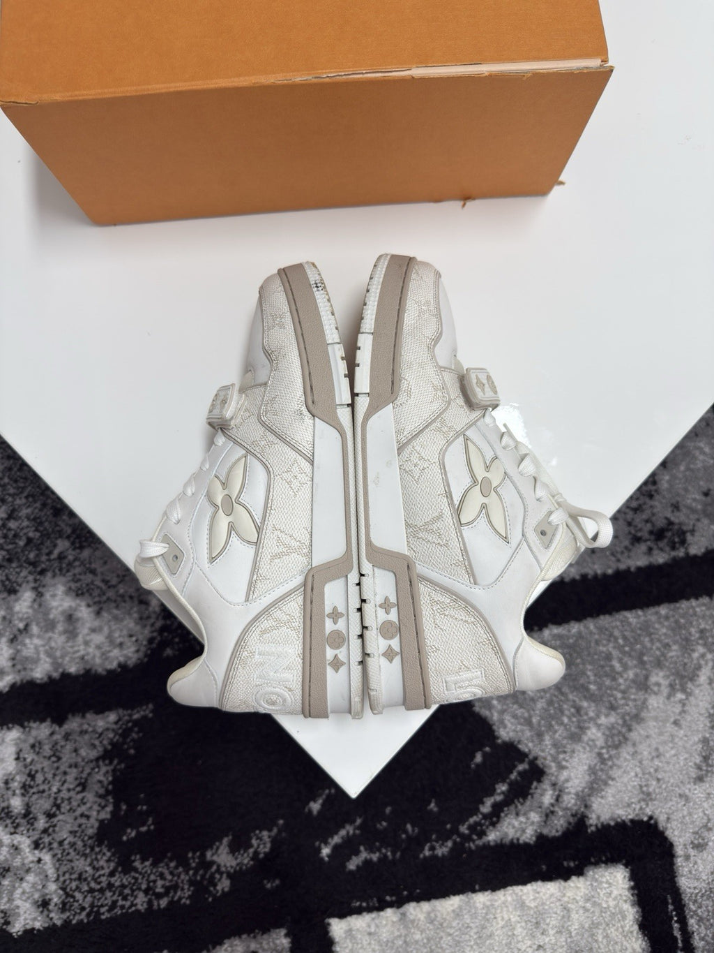 Louis Vuitton Trainers LV8