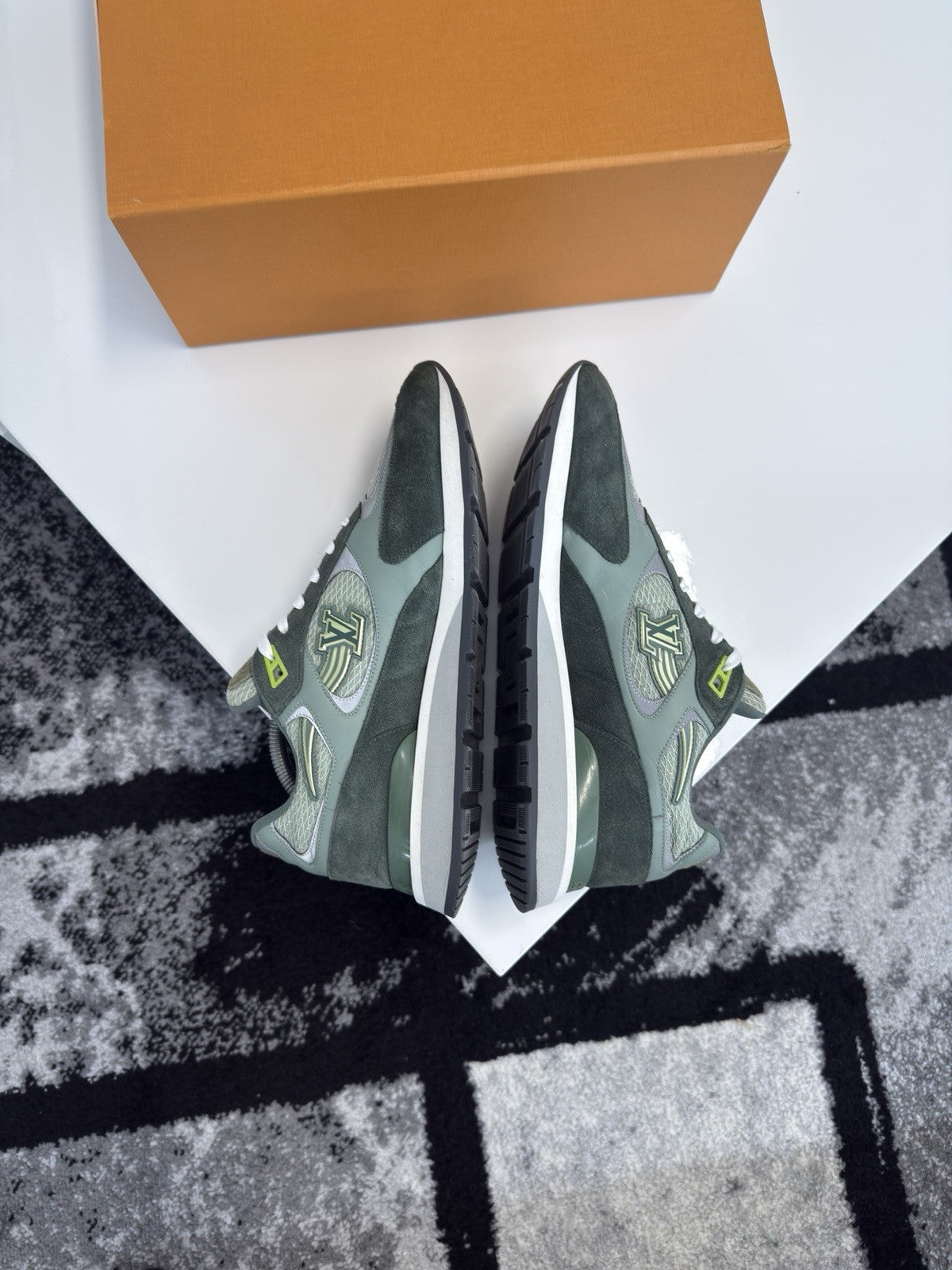 Louis Vuitton Runaways LV8.5