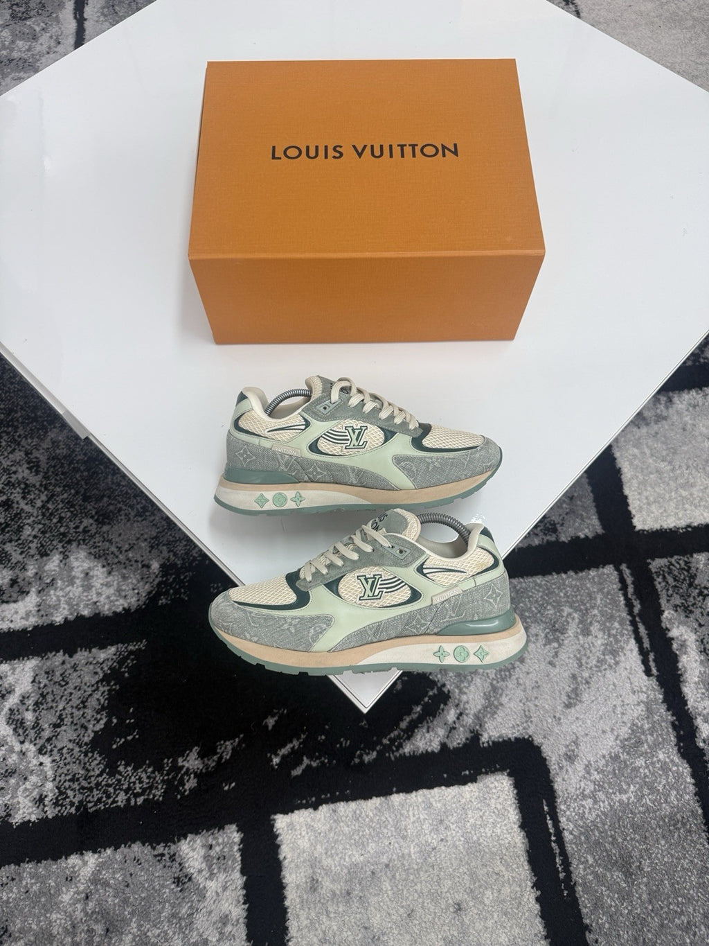 Louis Vuitton Runaways LV6