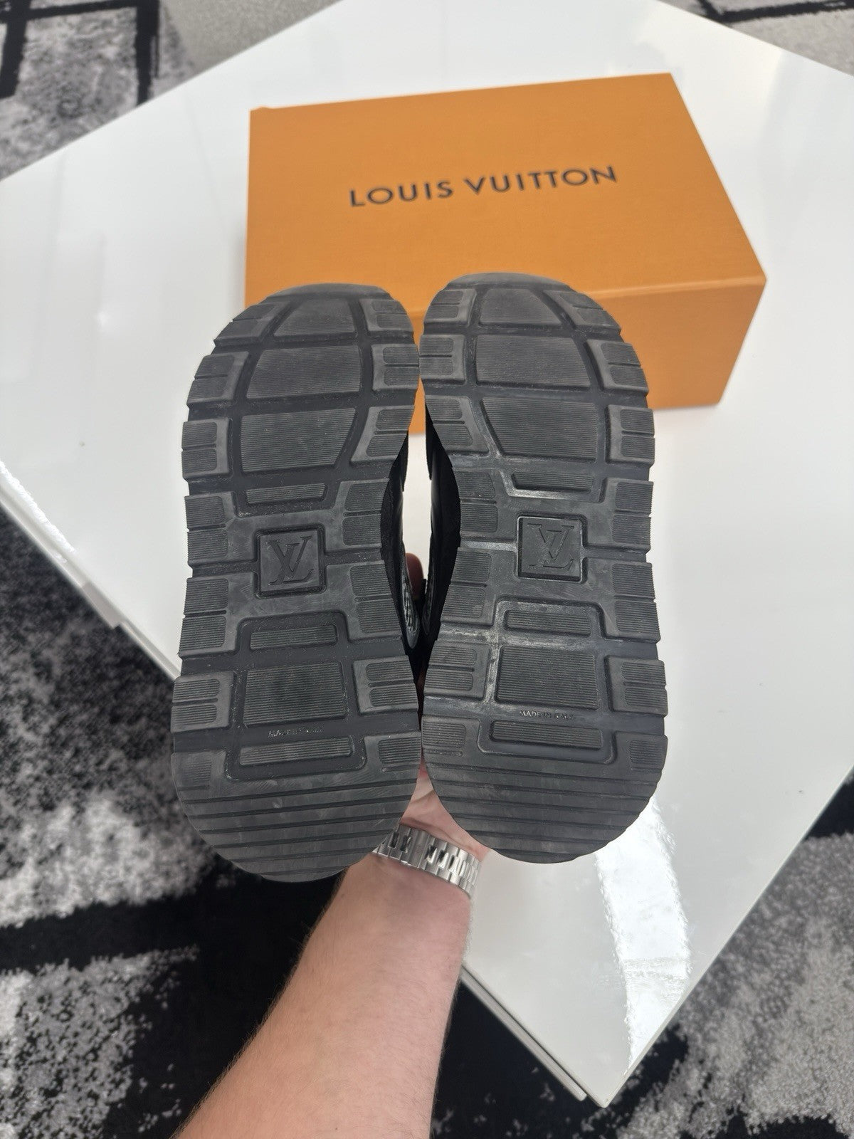Louis Vuitton Runaways LV6