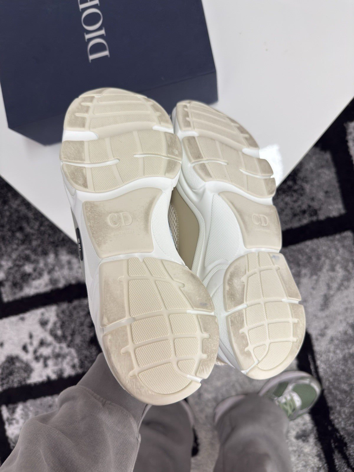 Dior B22 UK10.5 (EU44.5)