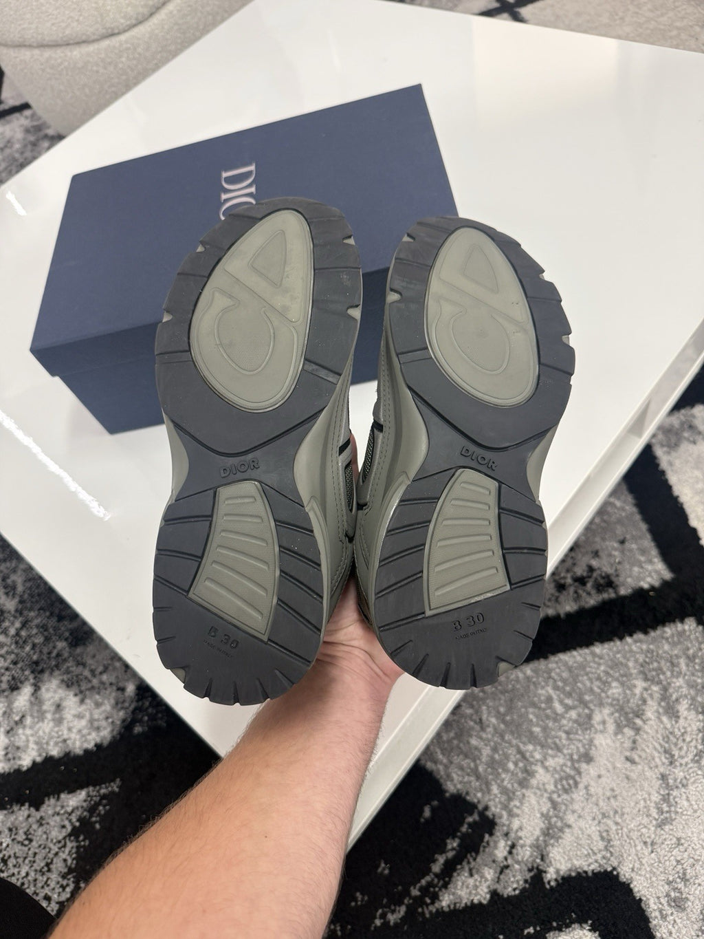 Dior B30 UK9 (EU43)