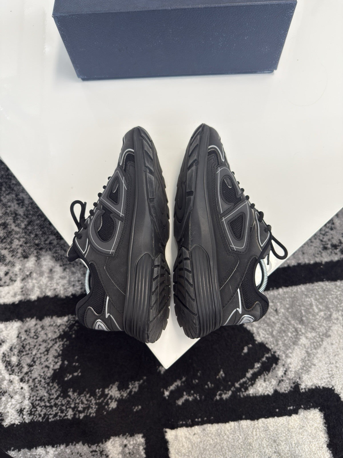 Dior B30 UK7.5 (EU41.5)