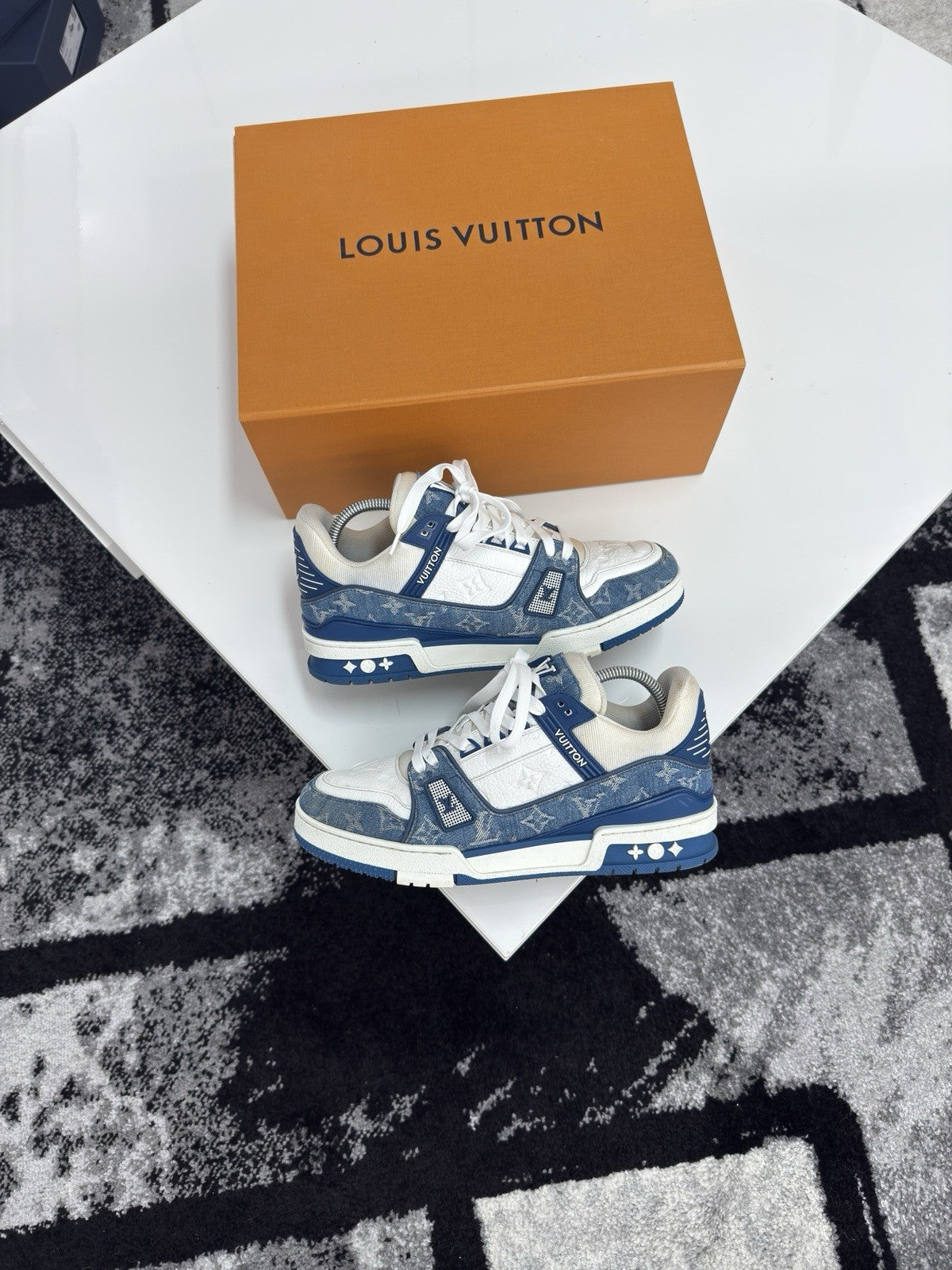 Louis Vuitton Blue Denim LV7.5