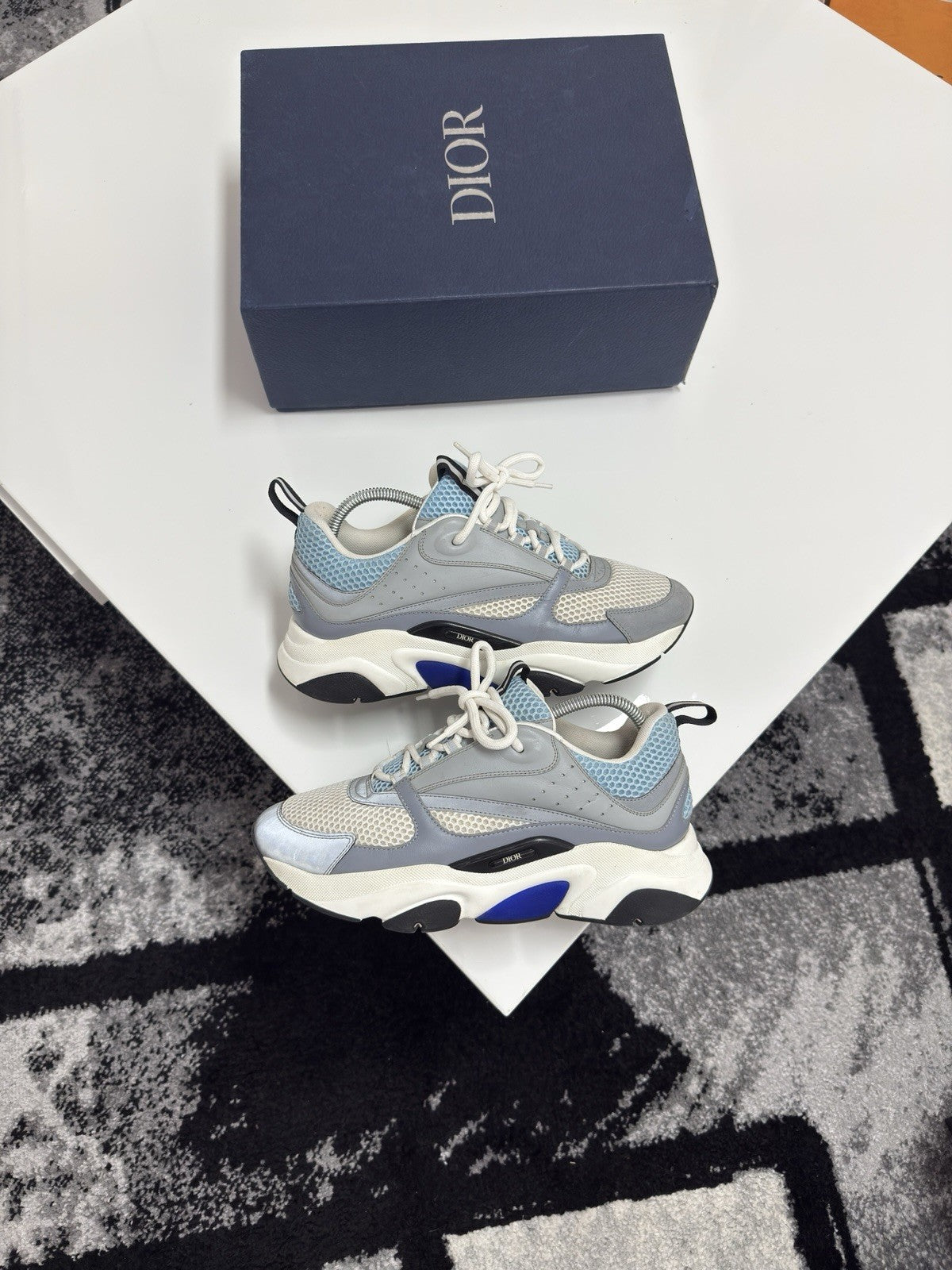 Dior B22 UK8 (EU42)