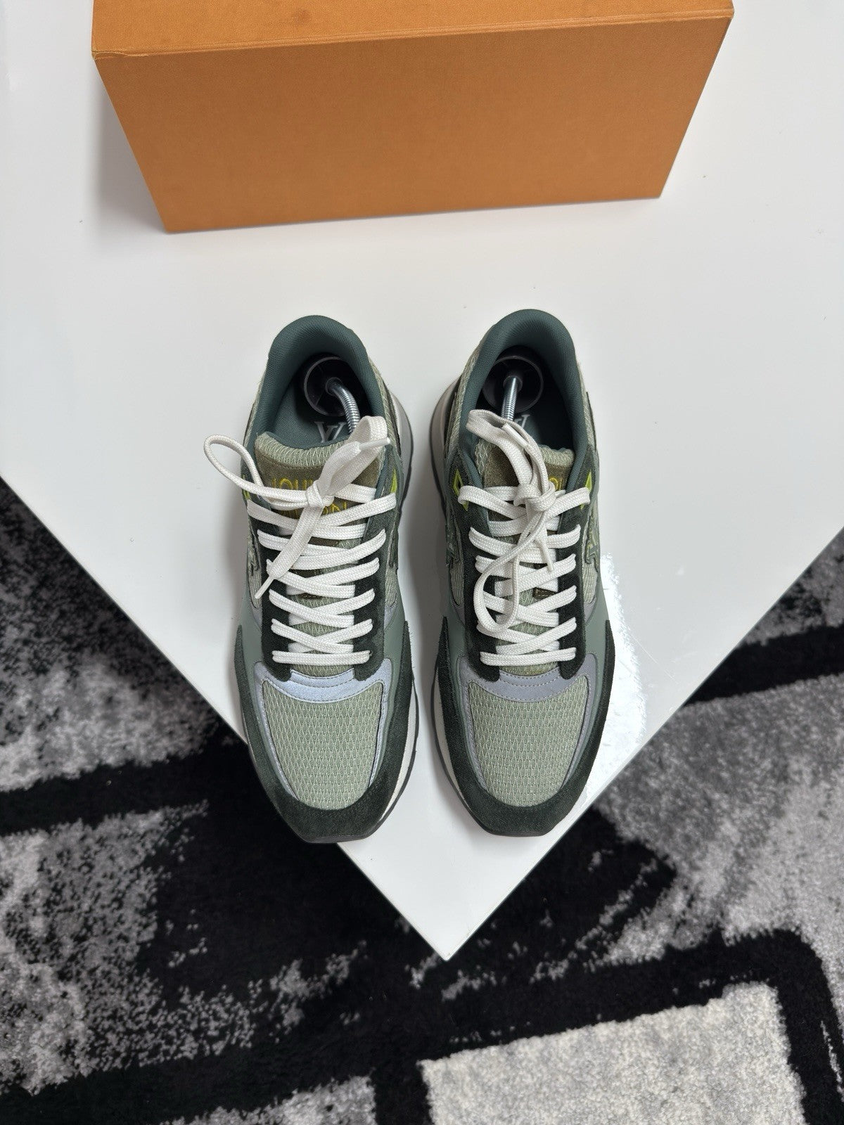 Louis Vuitton Runaways LV7