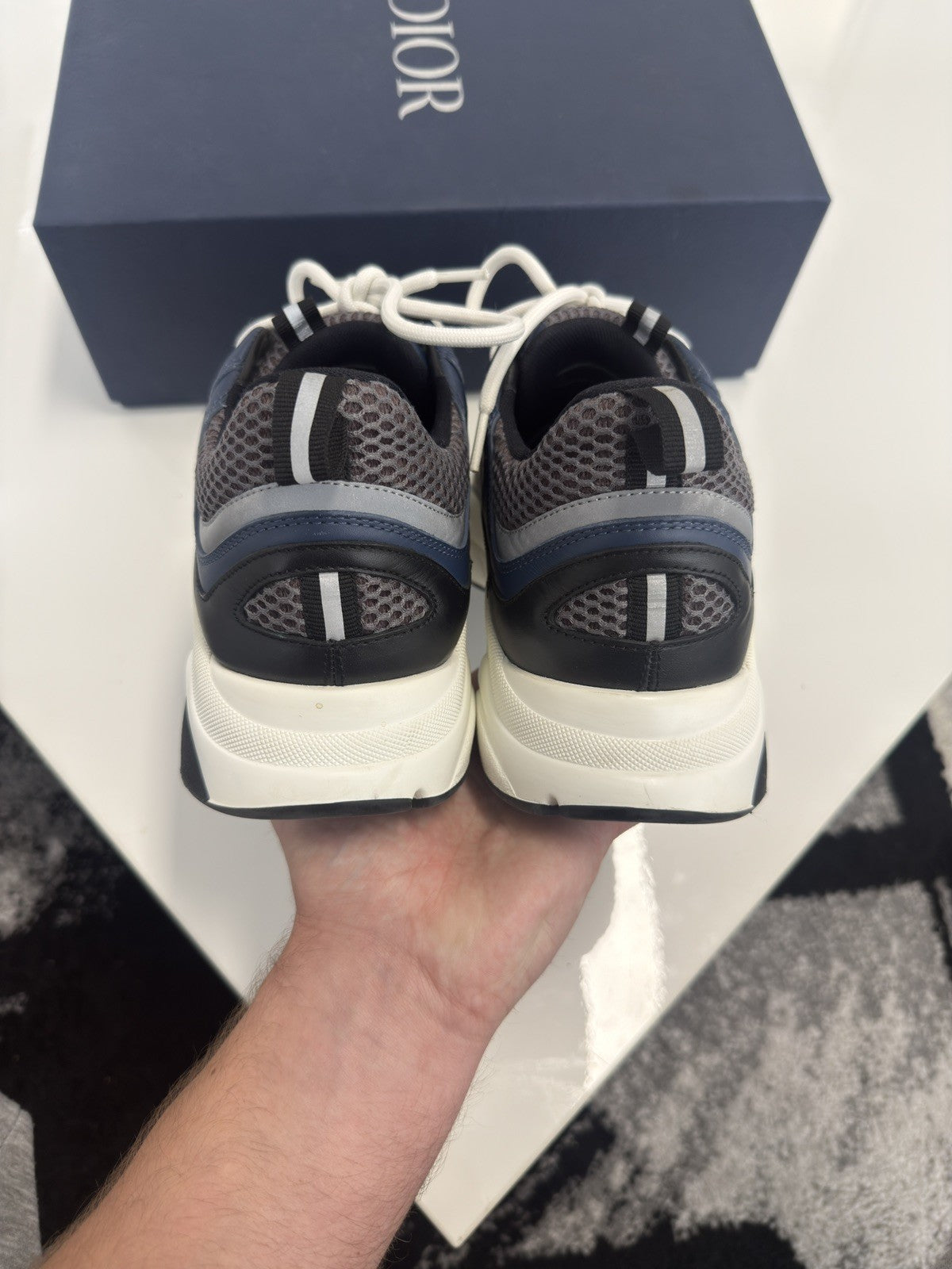 Dior B22 UK10 (EU44)