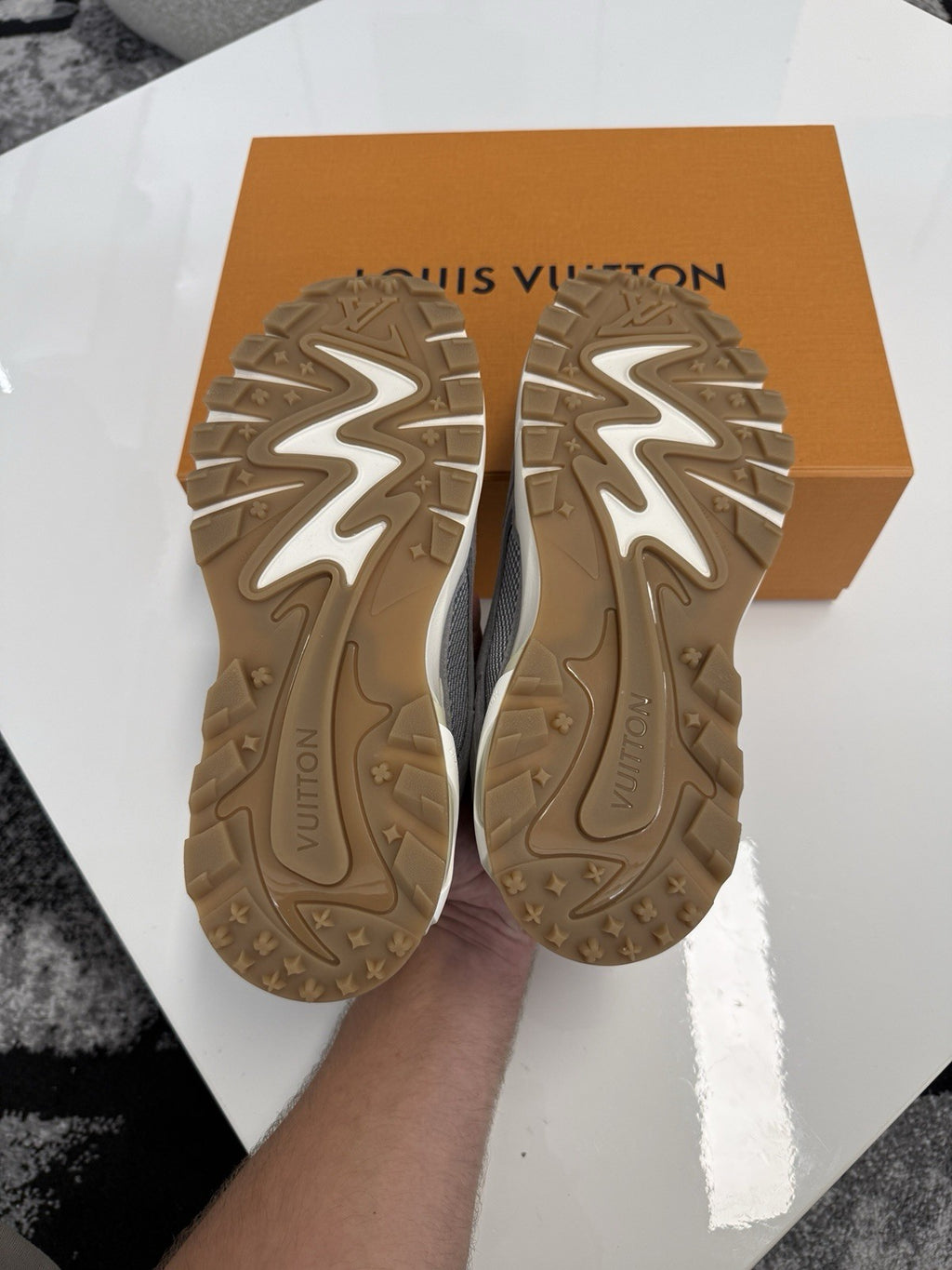 Louis Vuitton Tatic LV6