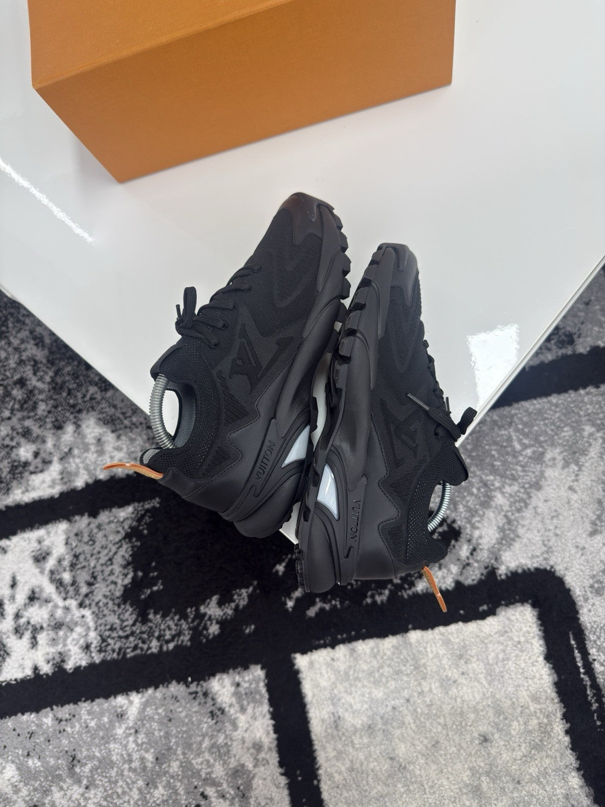 Louis Vuitton Tatic LV8