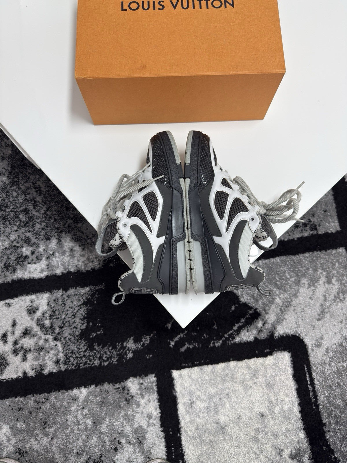 Louis Vuitton Skates LV8