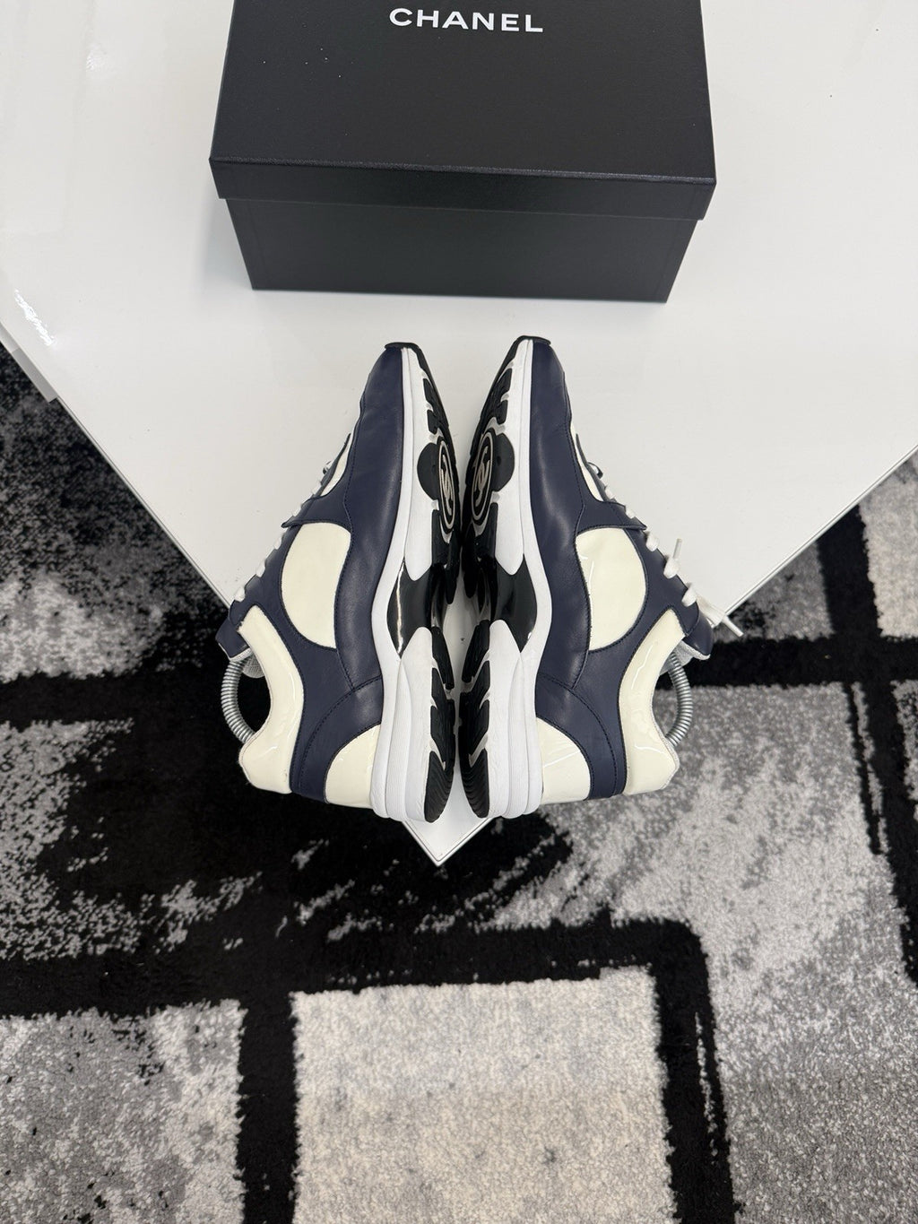 Chanel Runners UK8 (EU42)