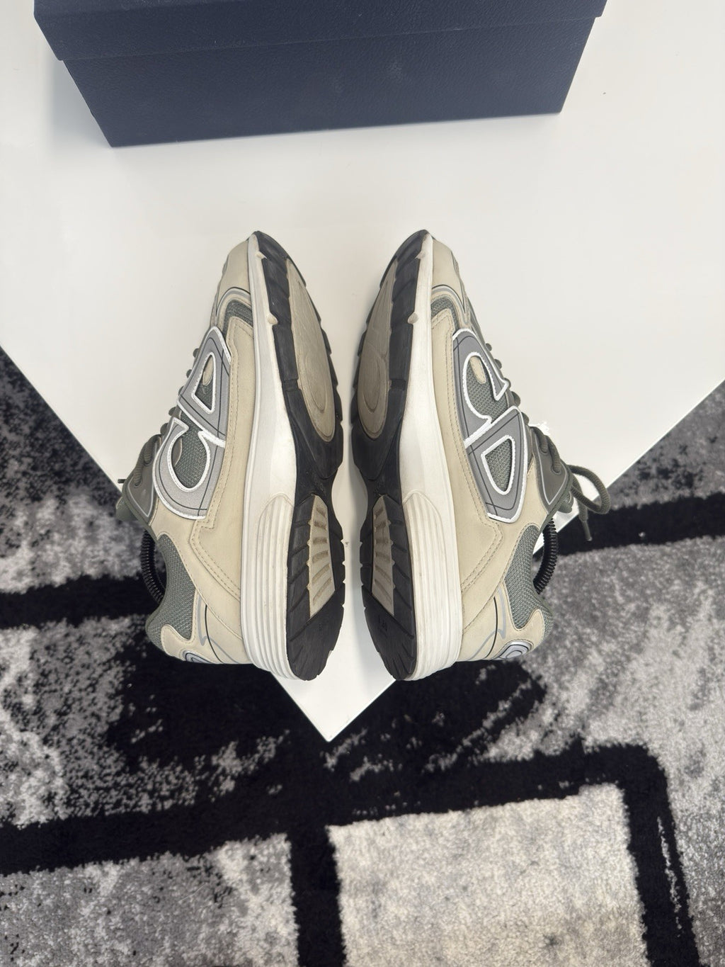 Dior B30 UK9.5 (EU43.5)