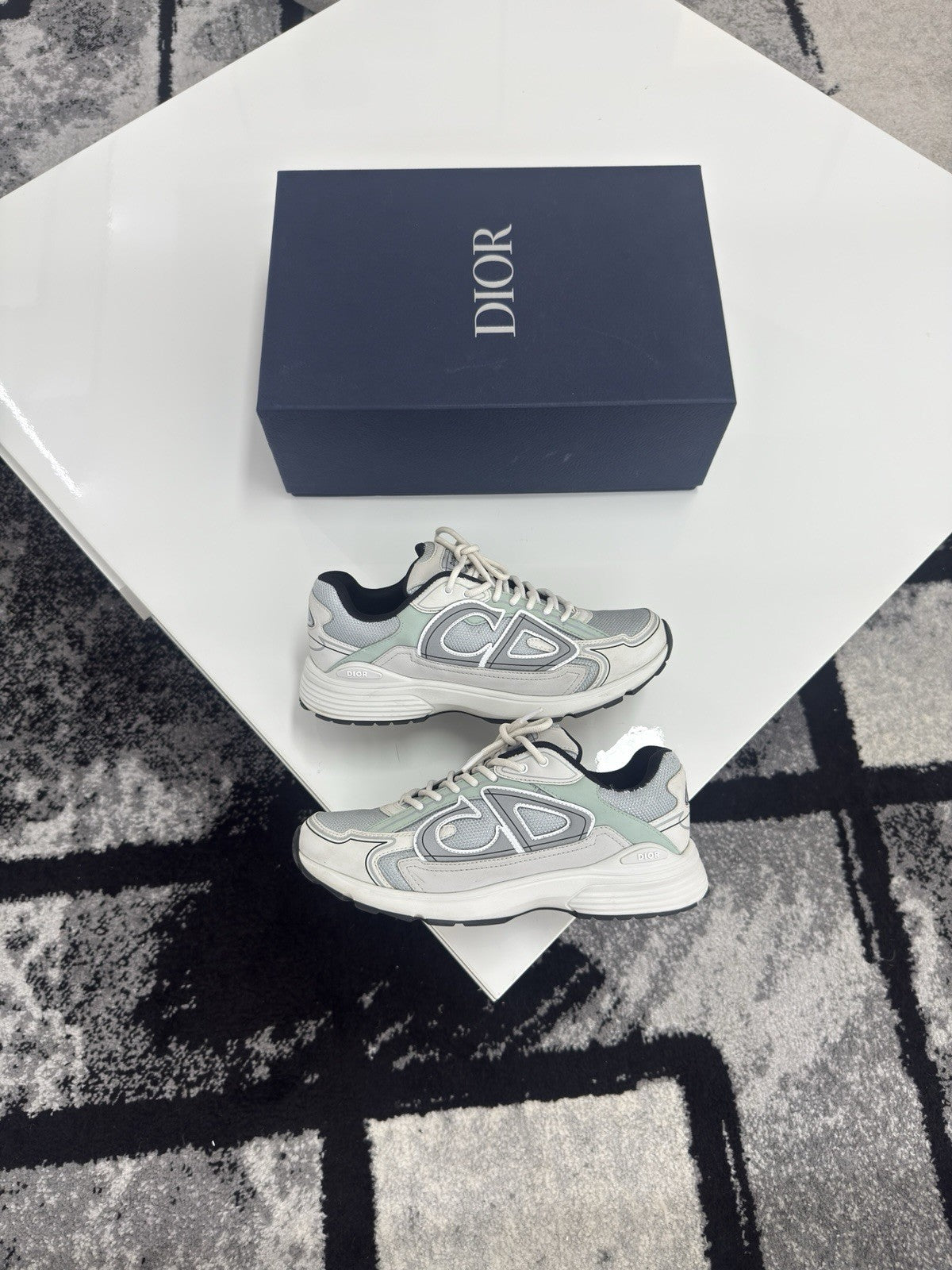 Dior B30 UK8 (EU42)
