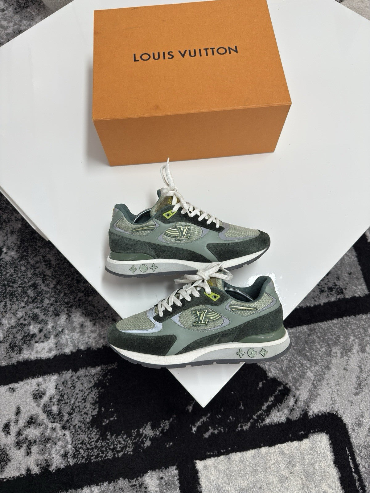 Louis Vuitton Runaways LV7