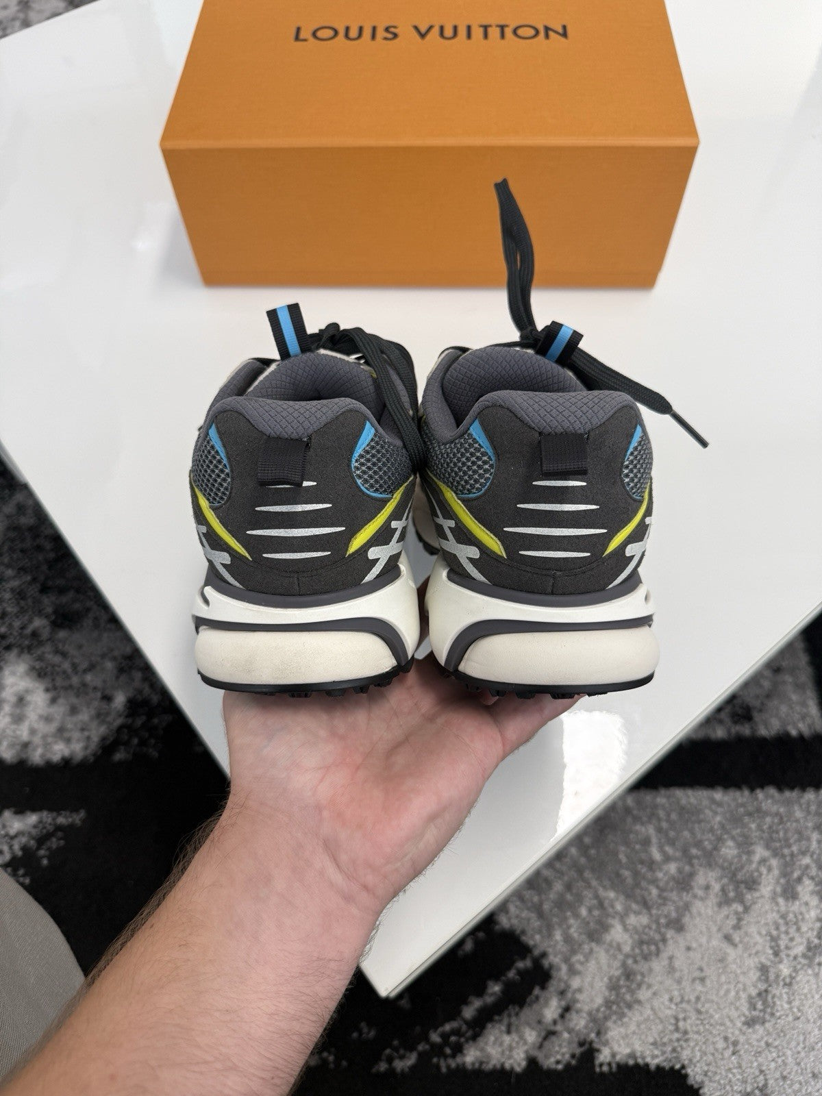 Louis Vuitton Tatic LV6