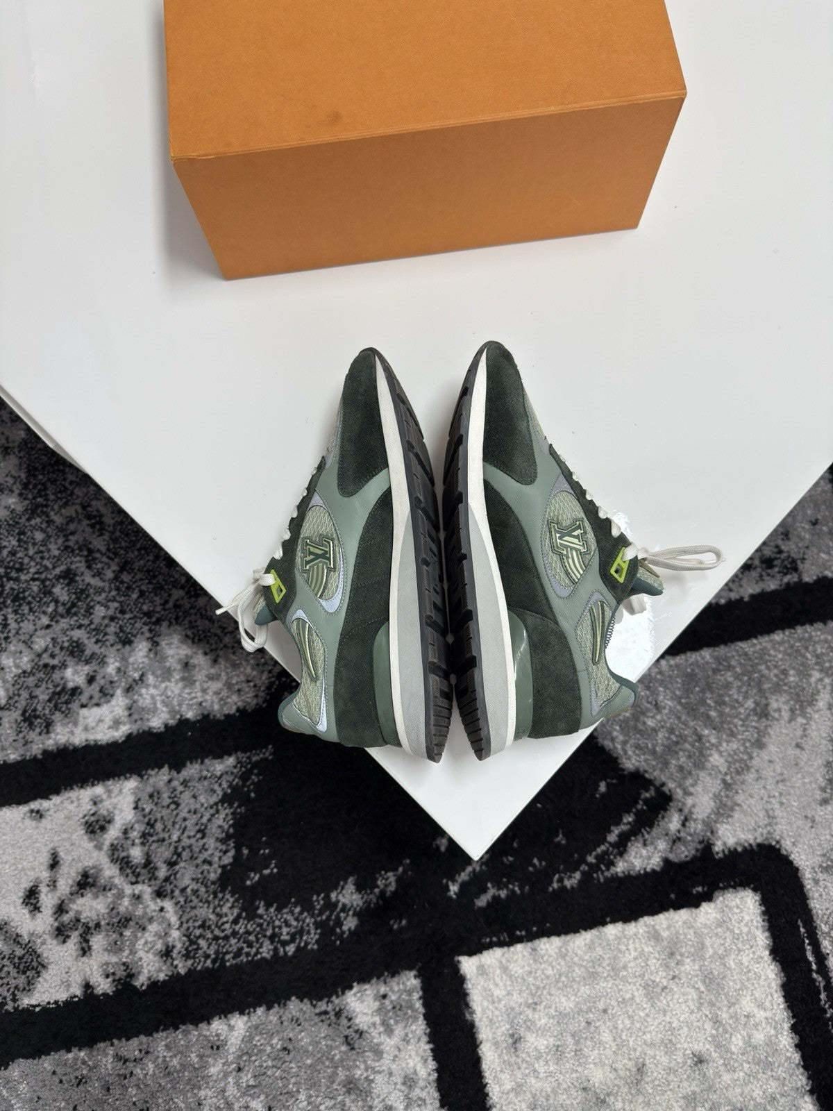 Louis Vuitton Runaways LV7