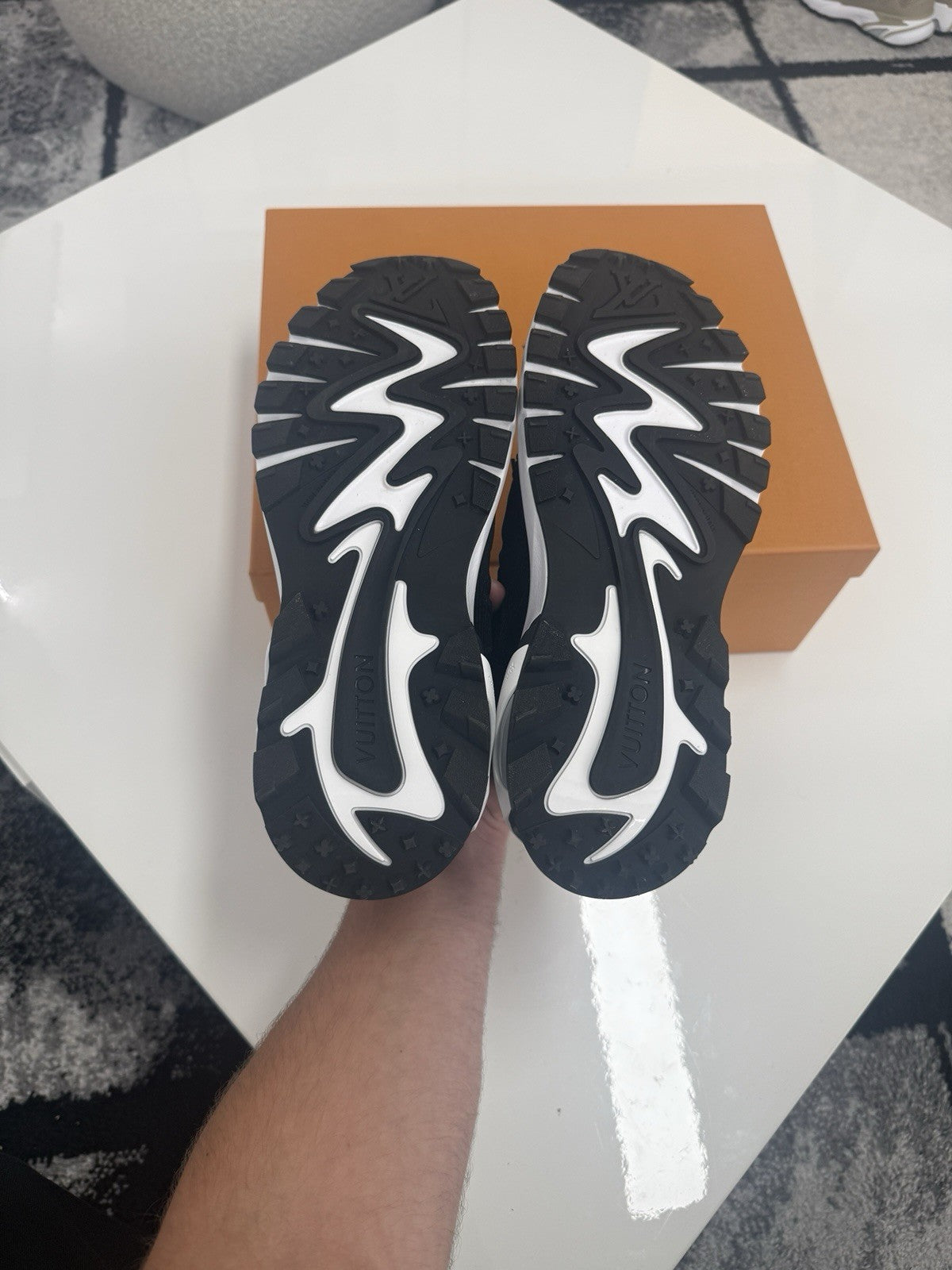 Louis Vuitton Tatic LV7