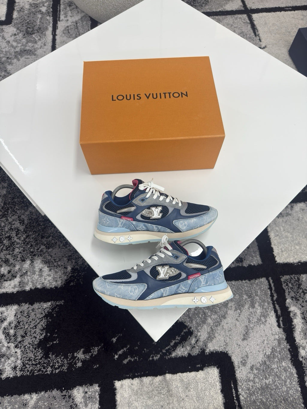 Louis Vuitton Runaways LV8