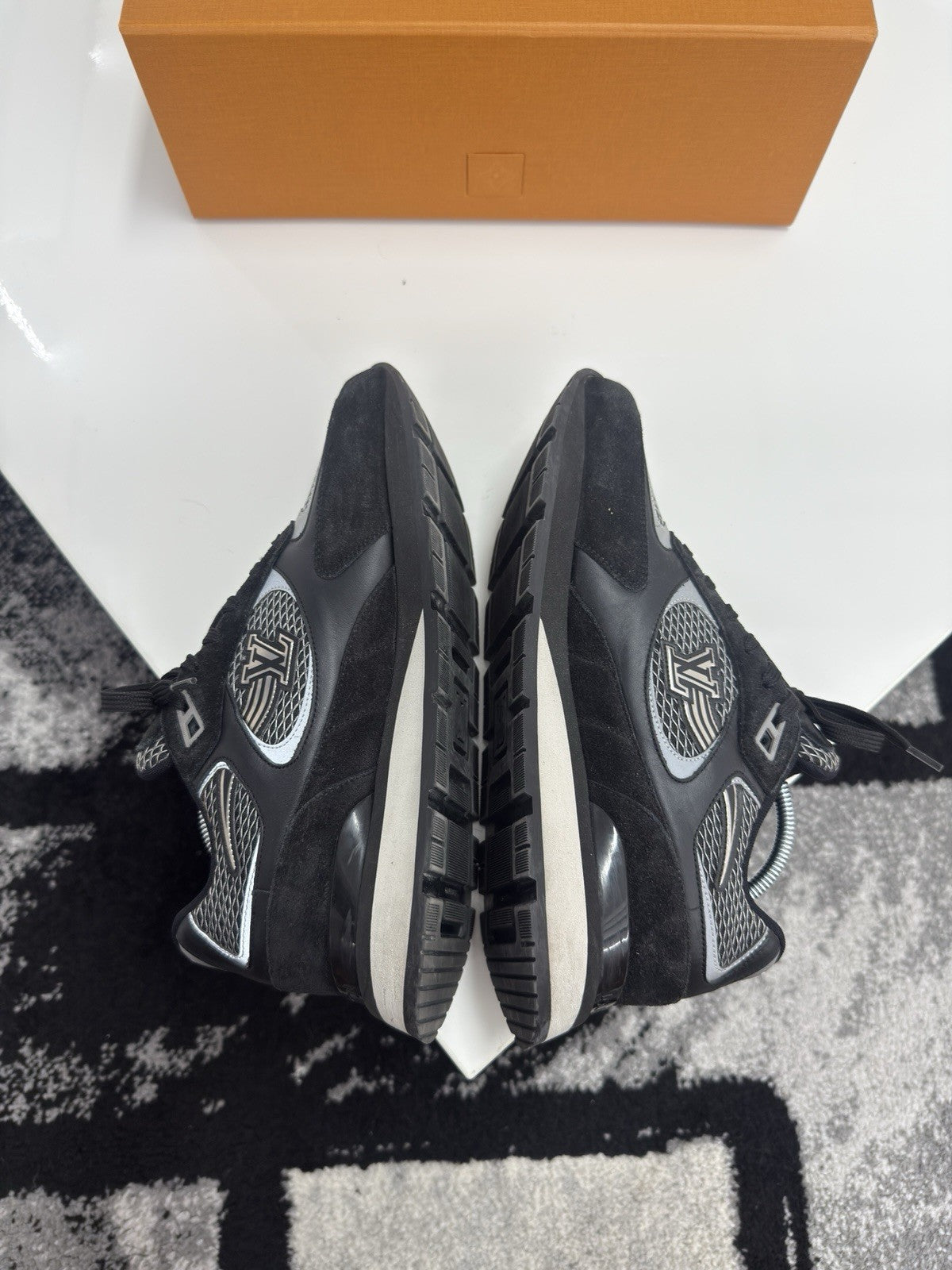 Louis Vuitton Runaways LV6