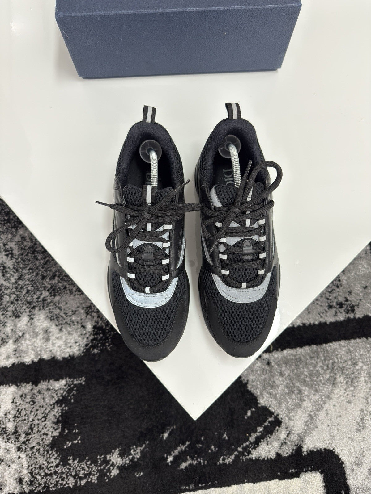 Dior B22 UK12 (EU46)