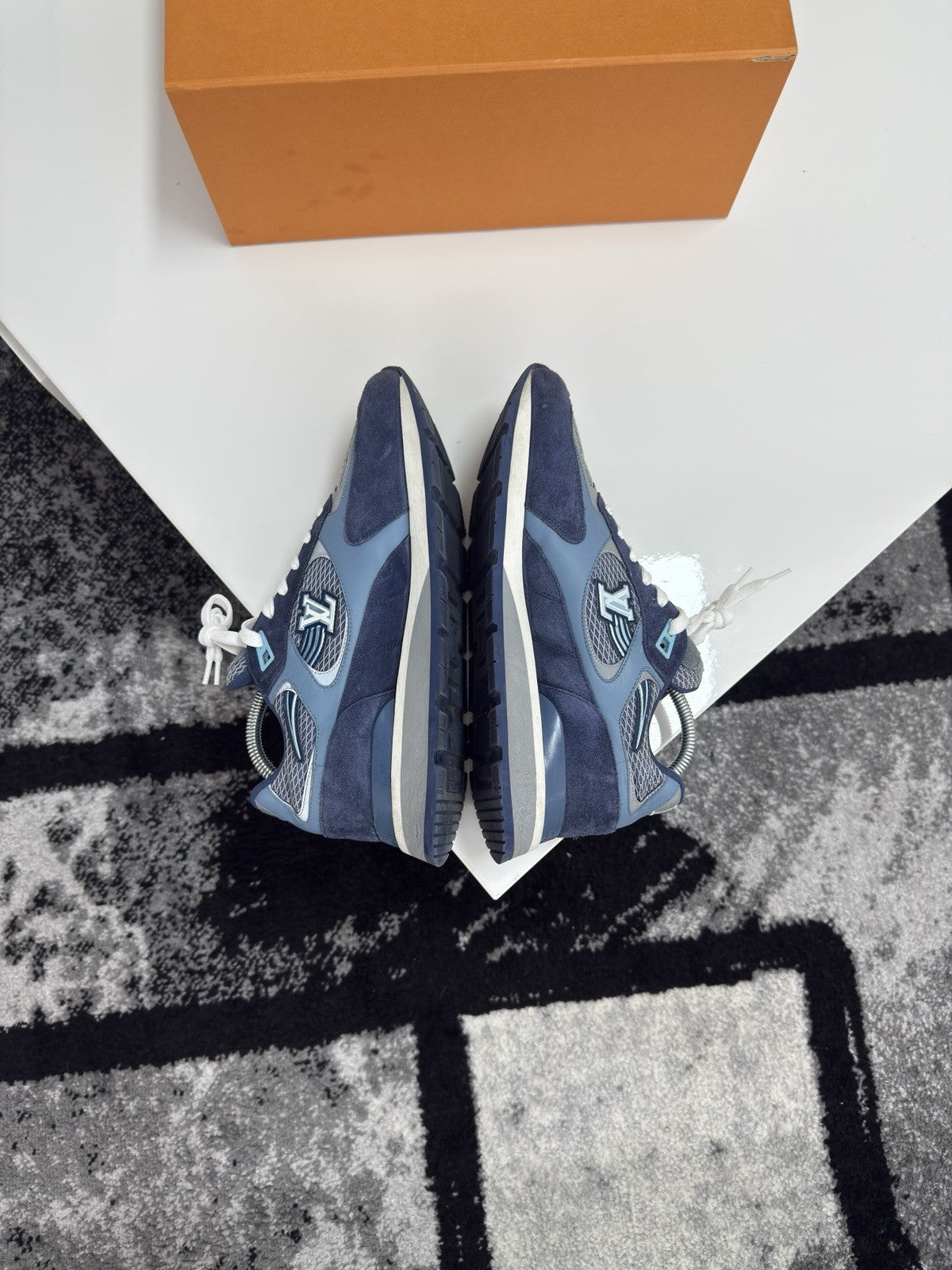 Louis Vuitton Runaways LV7