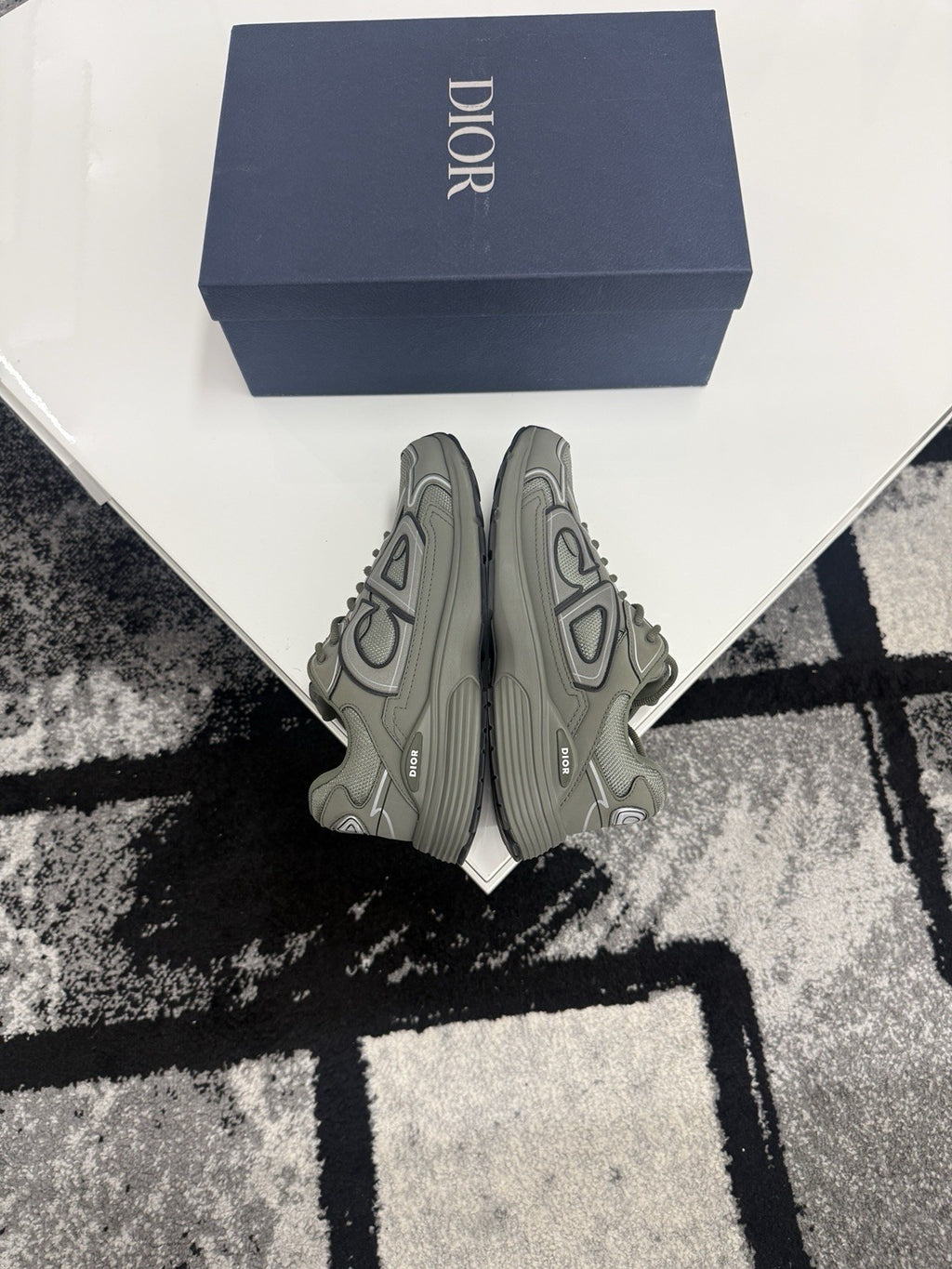 Dior B30 UK9 (EU43)