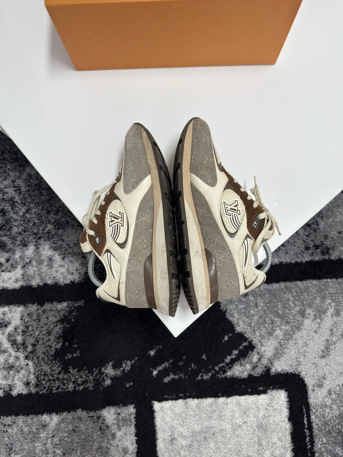 Louis Vuitton Runaways LV6