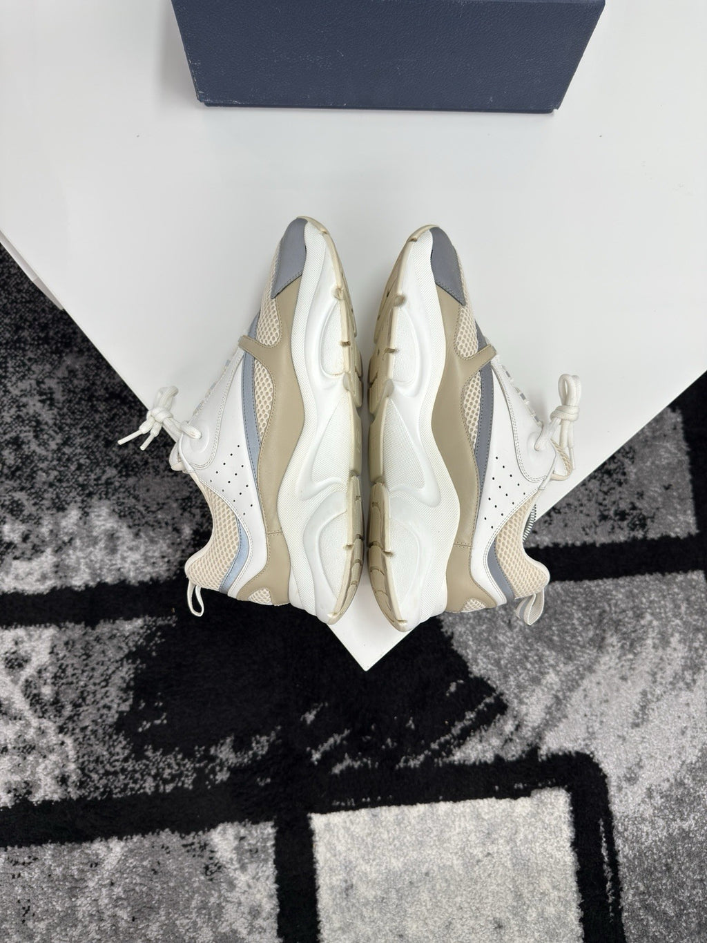 Dior B22 UK12 (EU46)
