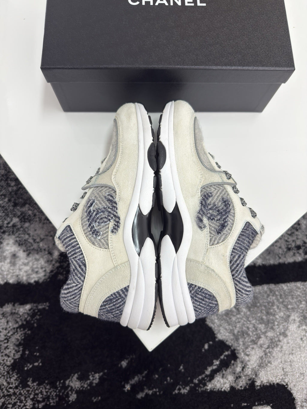 Chanel Runners UK6.5 (EU40.5)