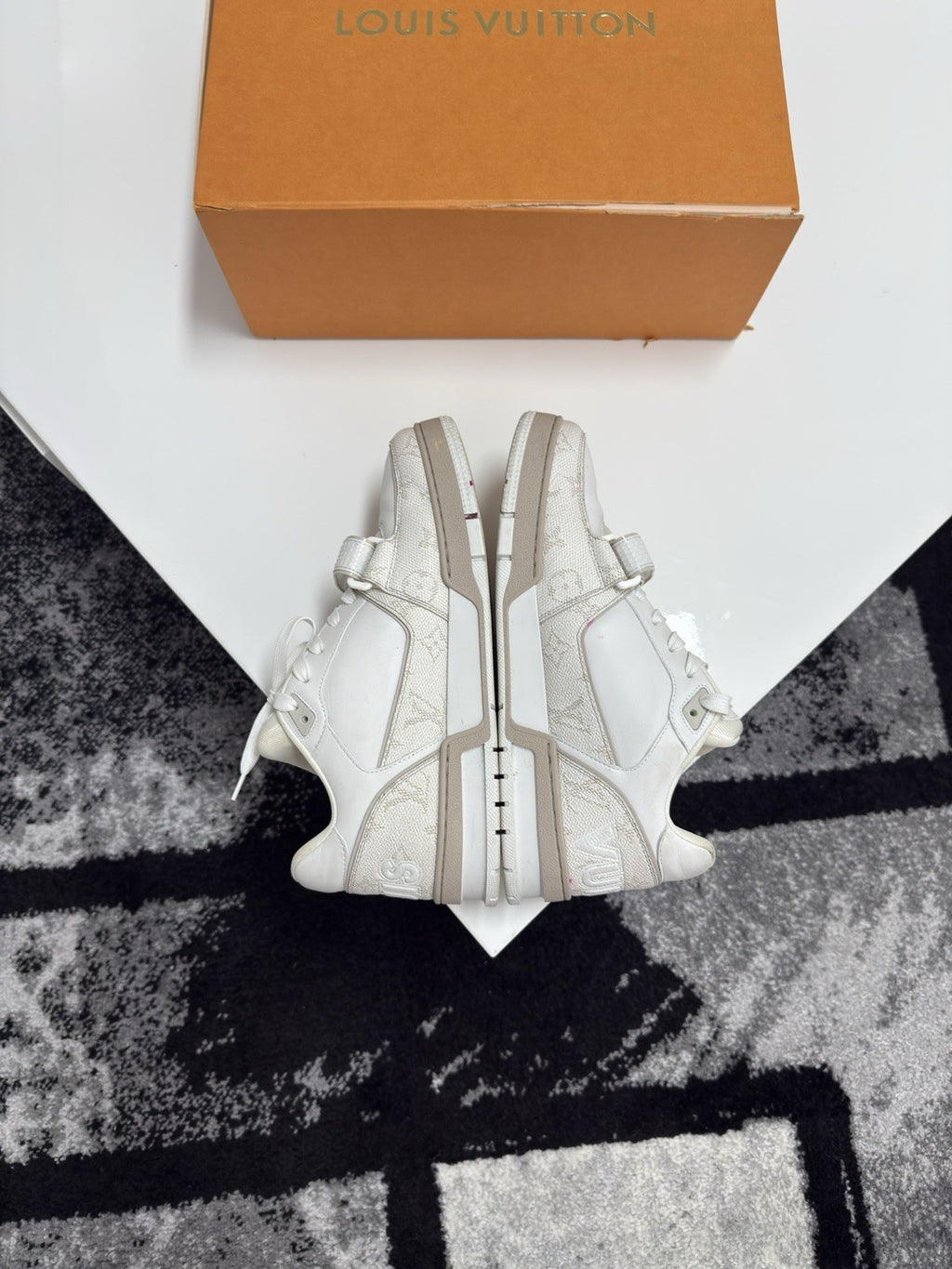 Louis Vuitton Trainers LV8
