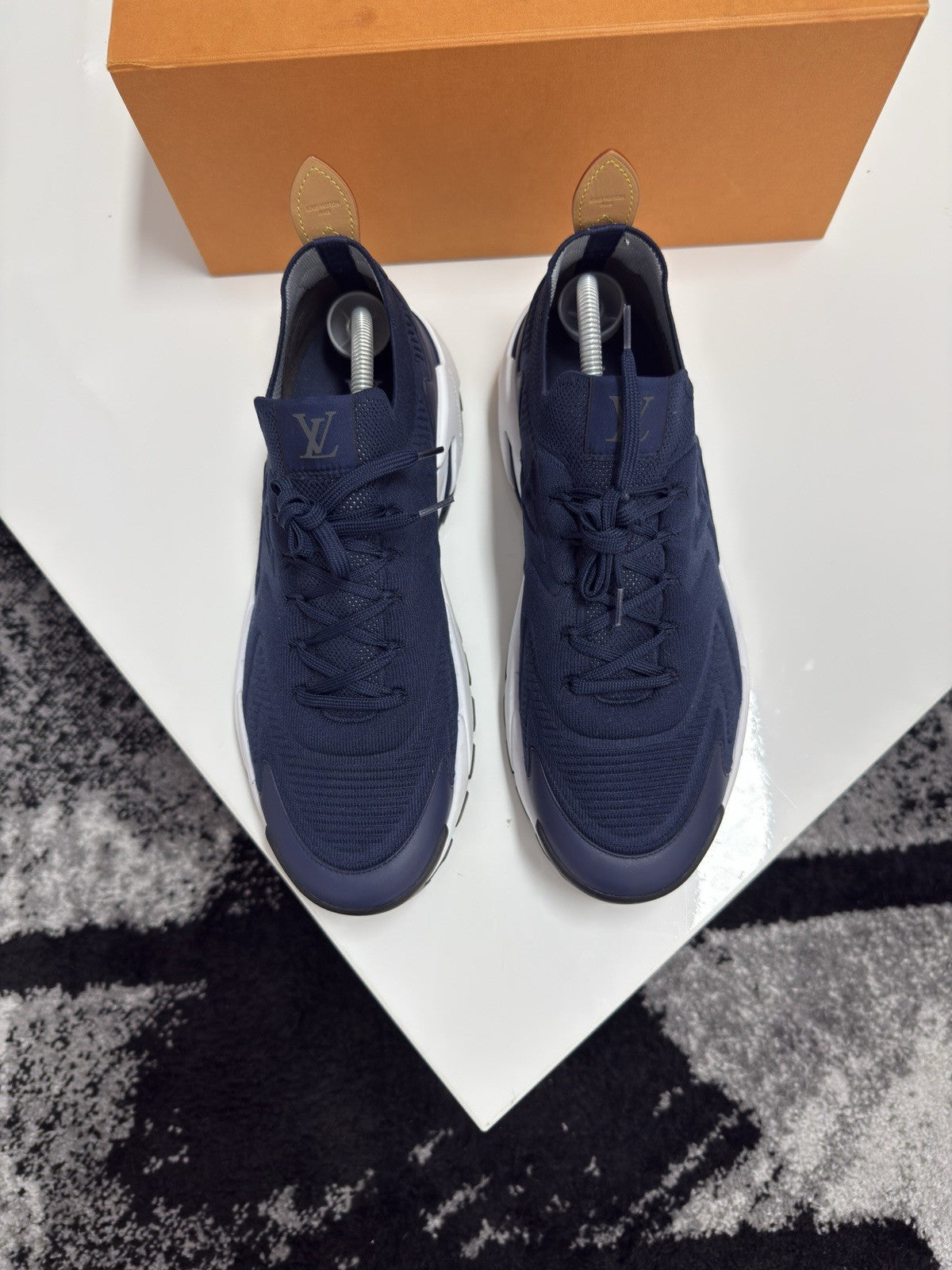 Louis Vuitton Runaways LV9