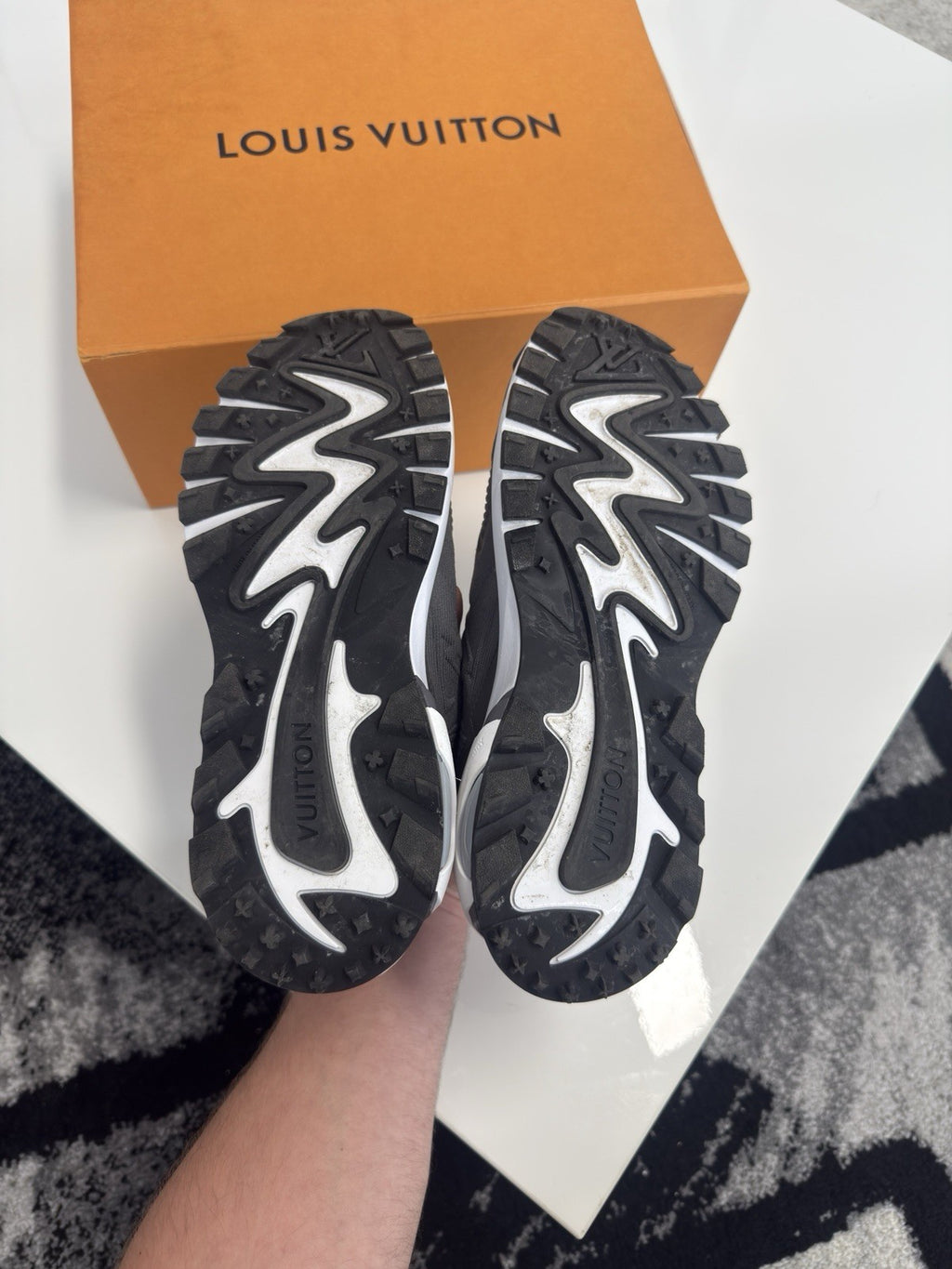 Louis Vuitton Tatic LV7
