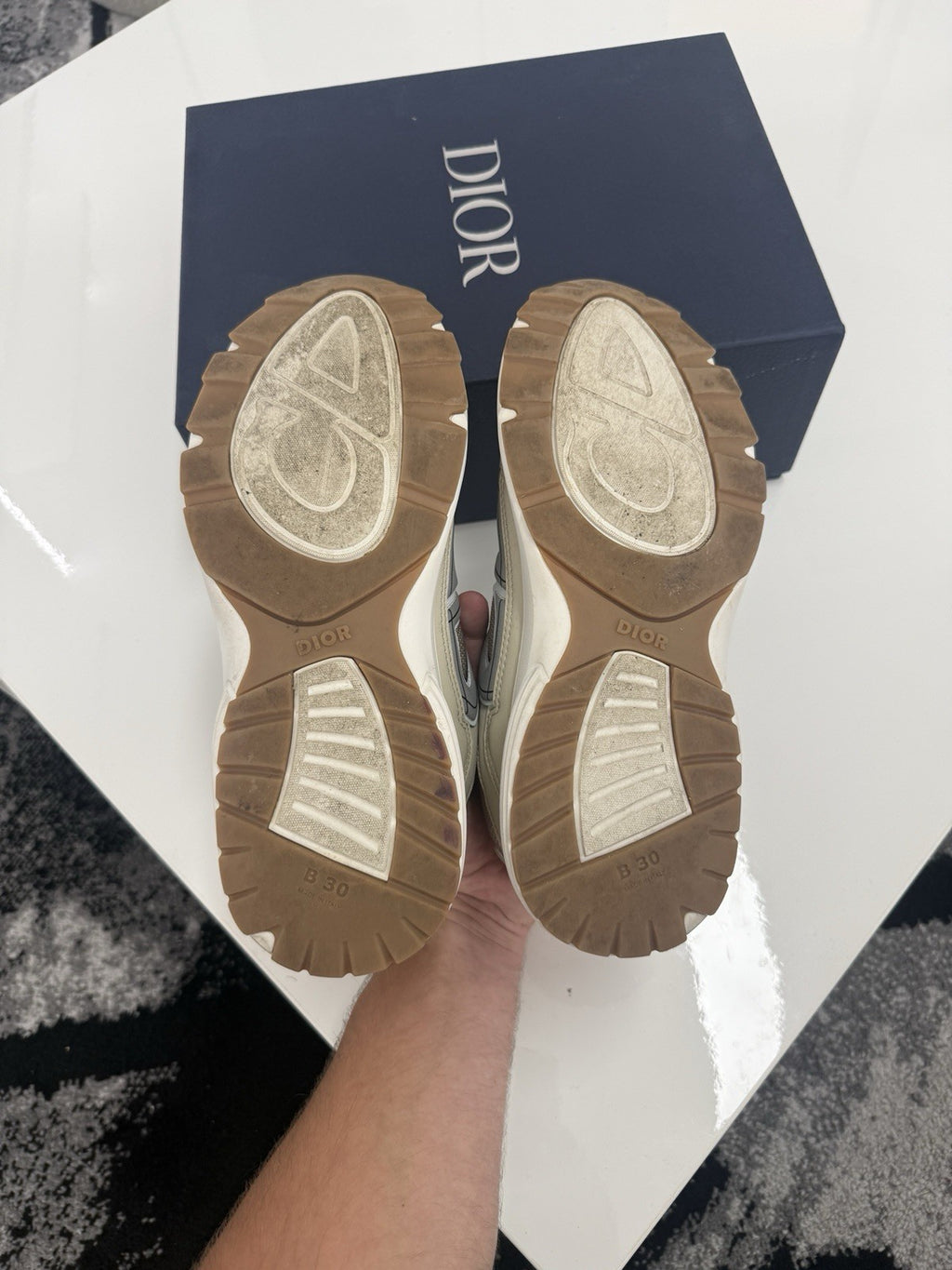 Dior B30 UK9 (EU43)