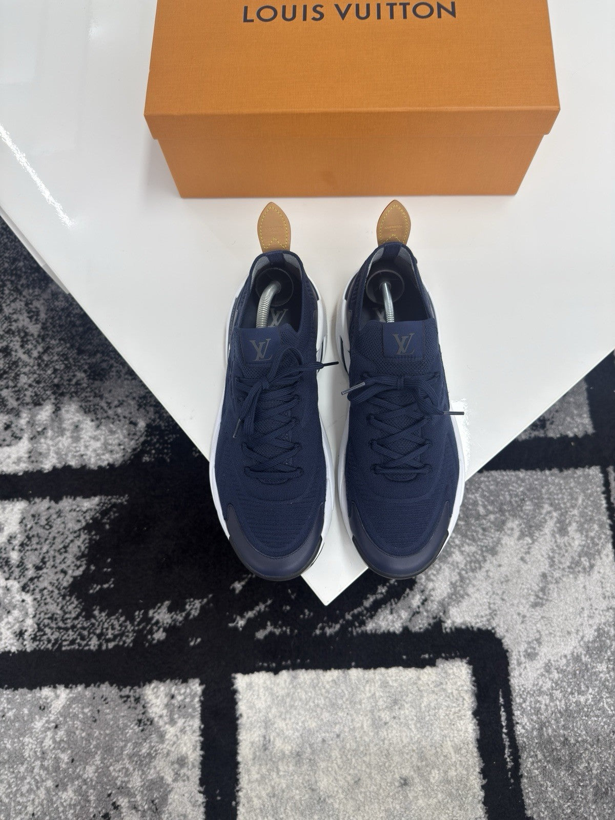 Louis Vuitton Tatic LV8