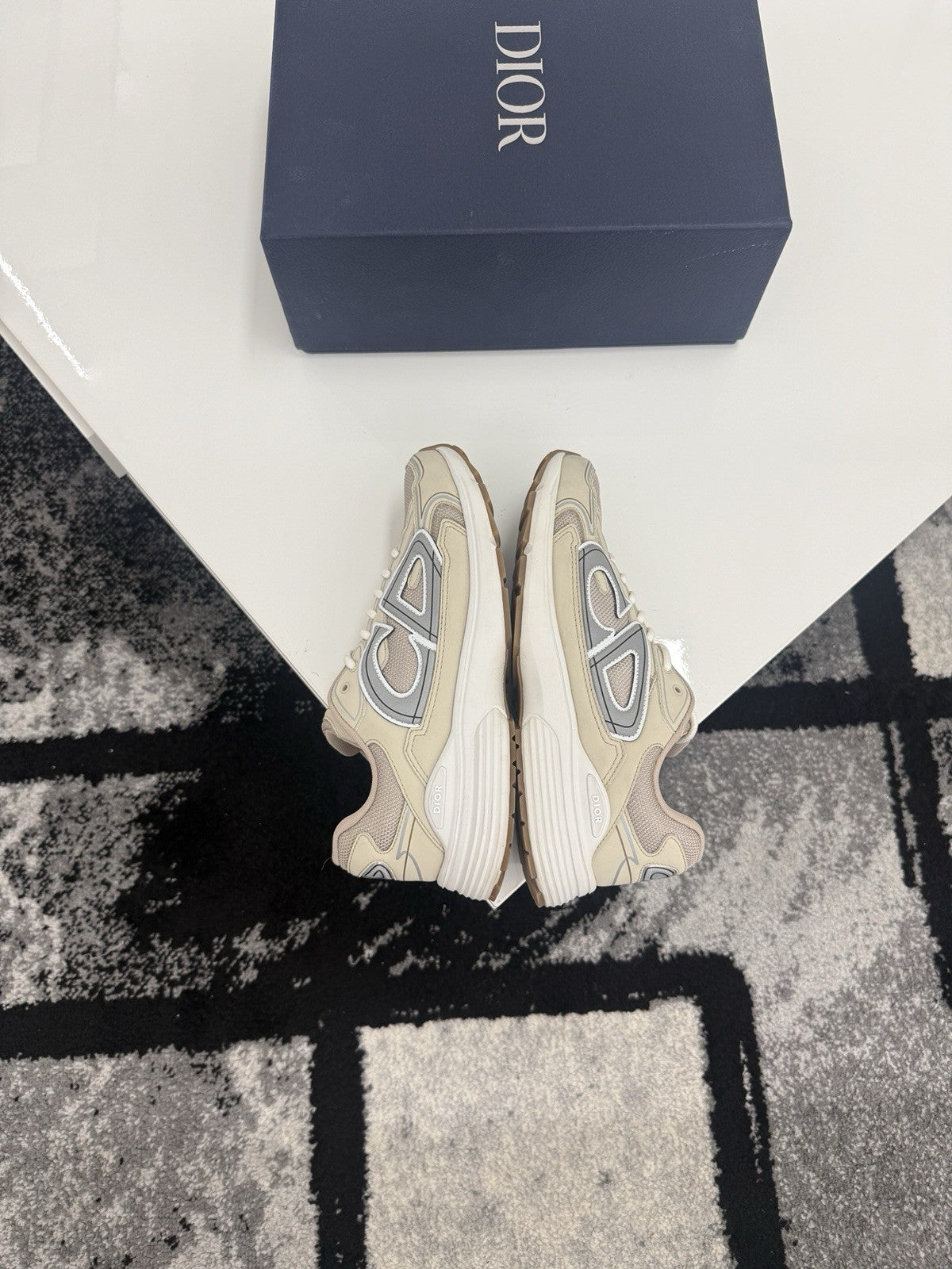 Dior B30 UK9 (EU43)