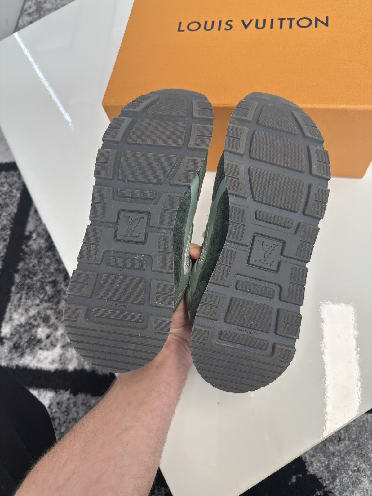 Louis Vuitton Runaway Green LV7.5