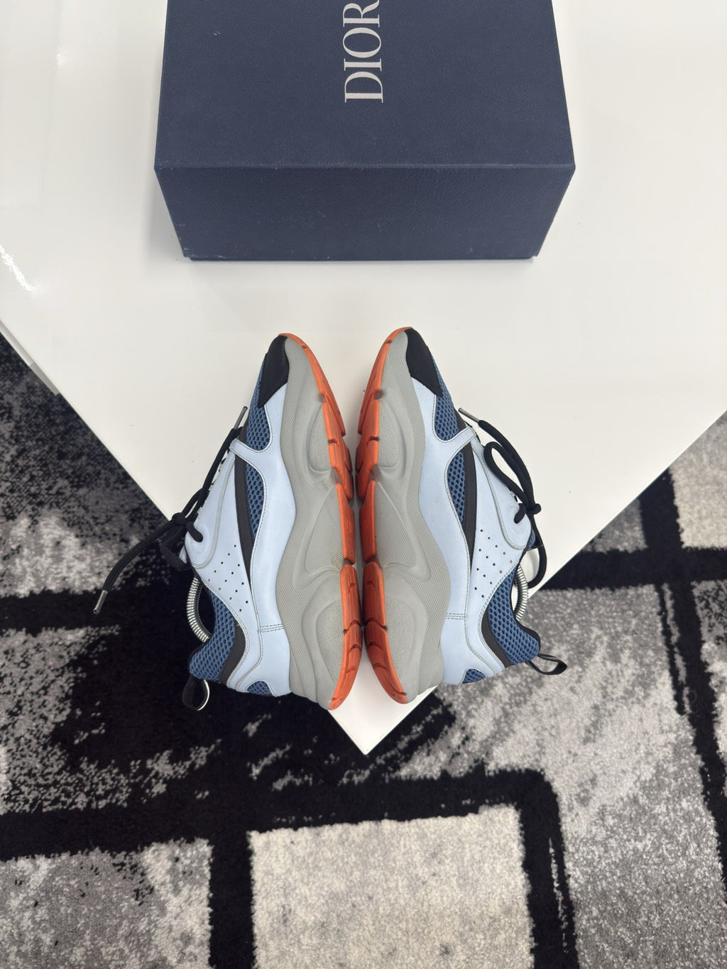 Dior B22 UK9 (EU43)