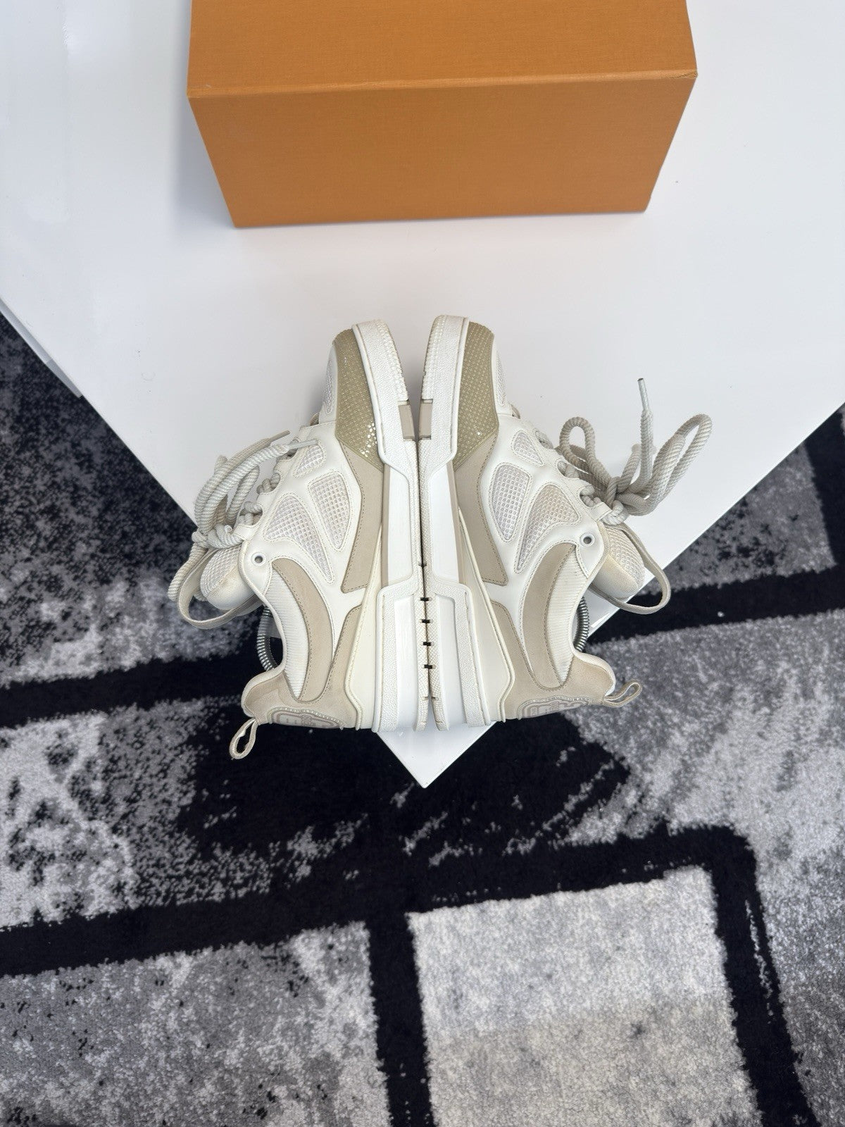 Louis Vuitton Skate LV8