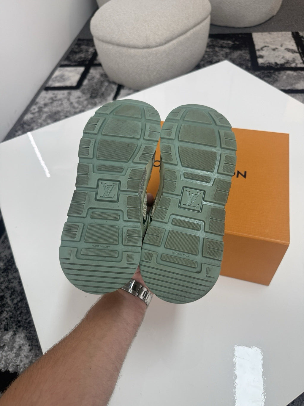 Louis Vuitton Runaways LV6